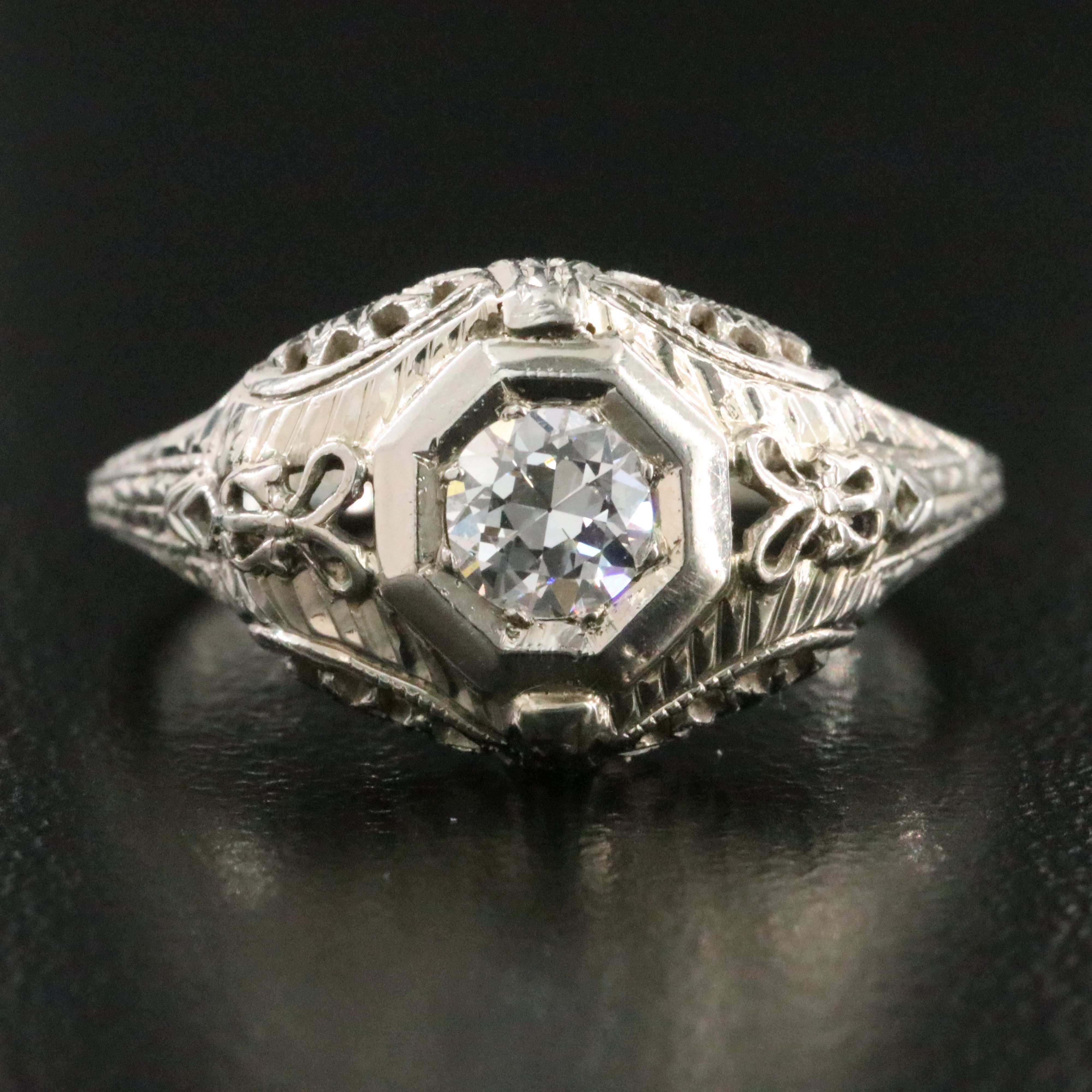 Untermeyer-Robbins & Co. 18K 0.33 CT Diamond Solitaire Ring with Bow Motif