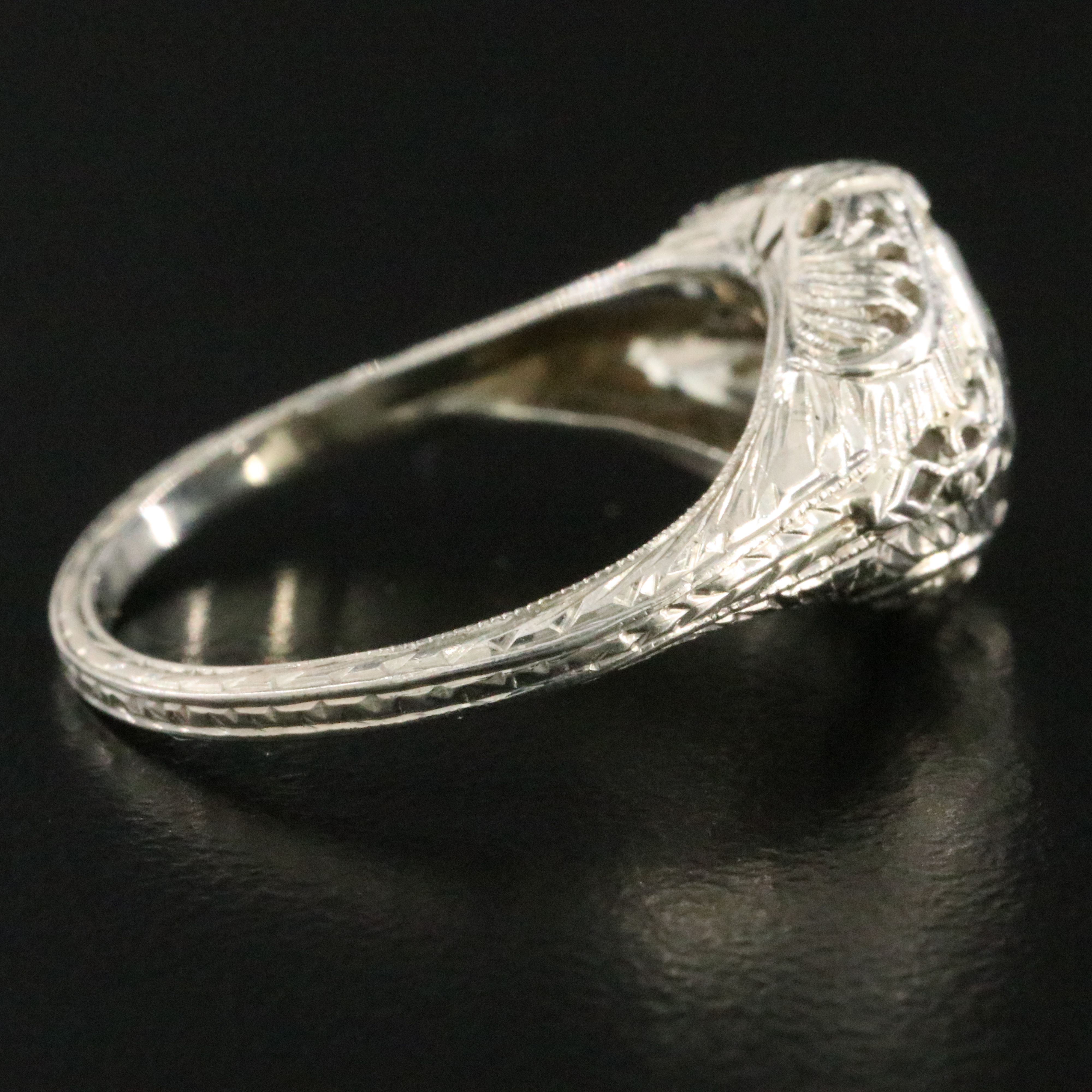 Untermeyer-Robbins & Co. 18K 0.33 CT Diamond Solitaire Ring with Bow Motif