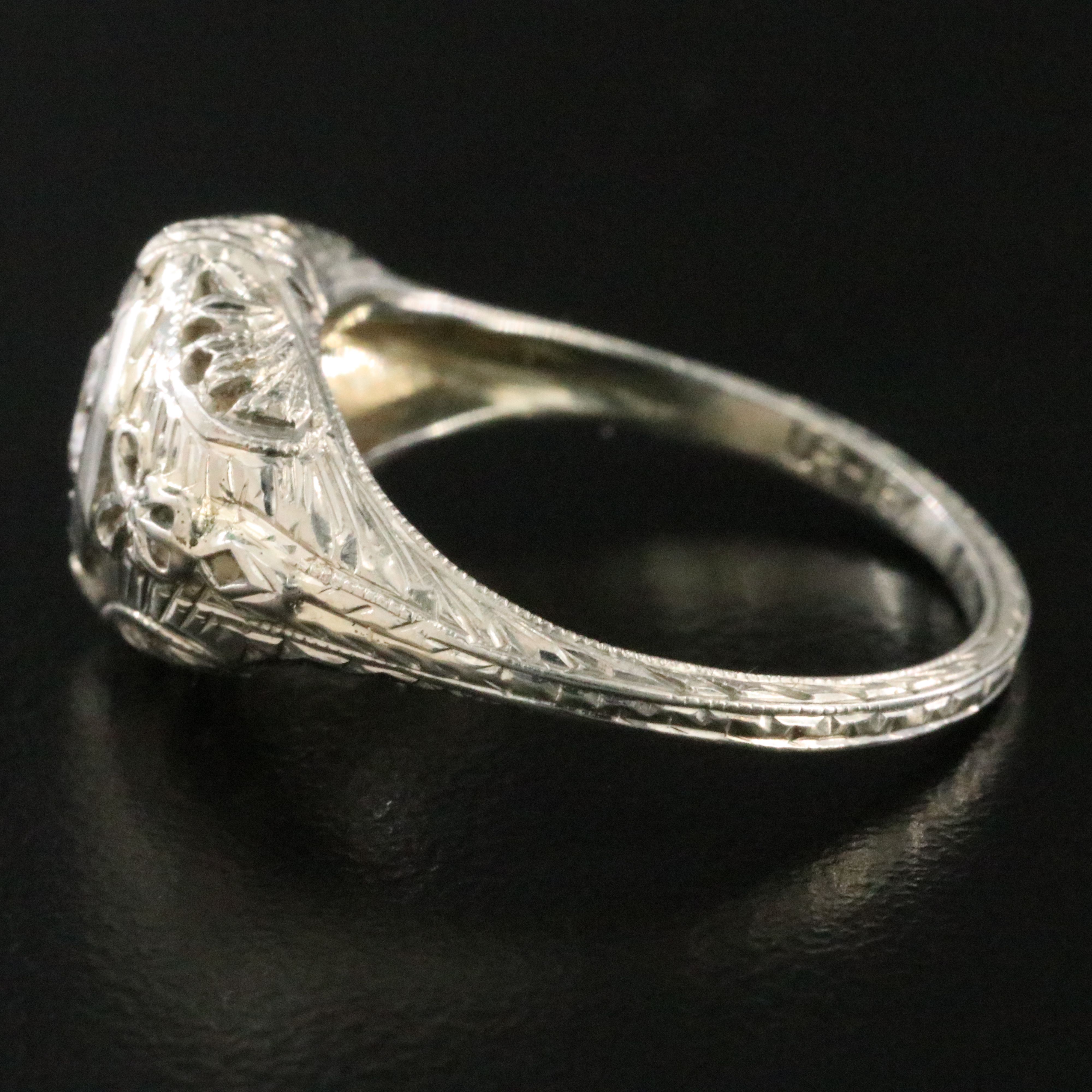 Untermeyer-Robbins & Co. 18K 0.33 CT Diamond Solitaire Ring with Bow Motif