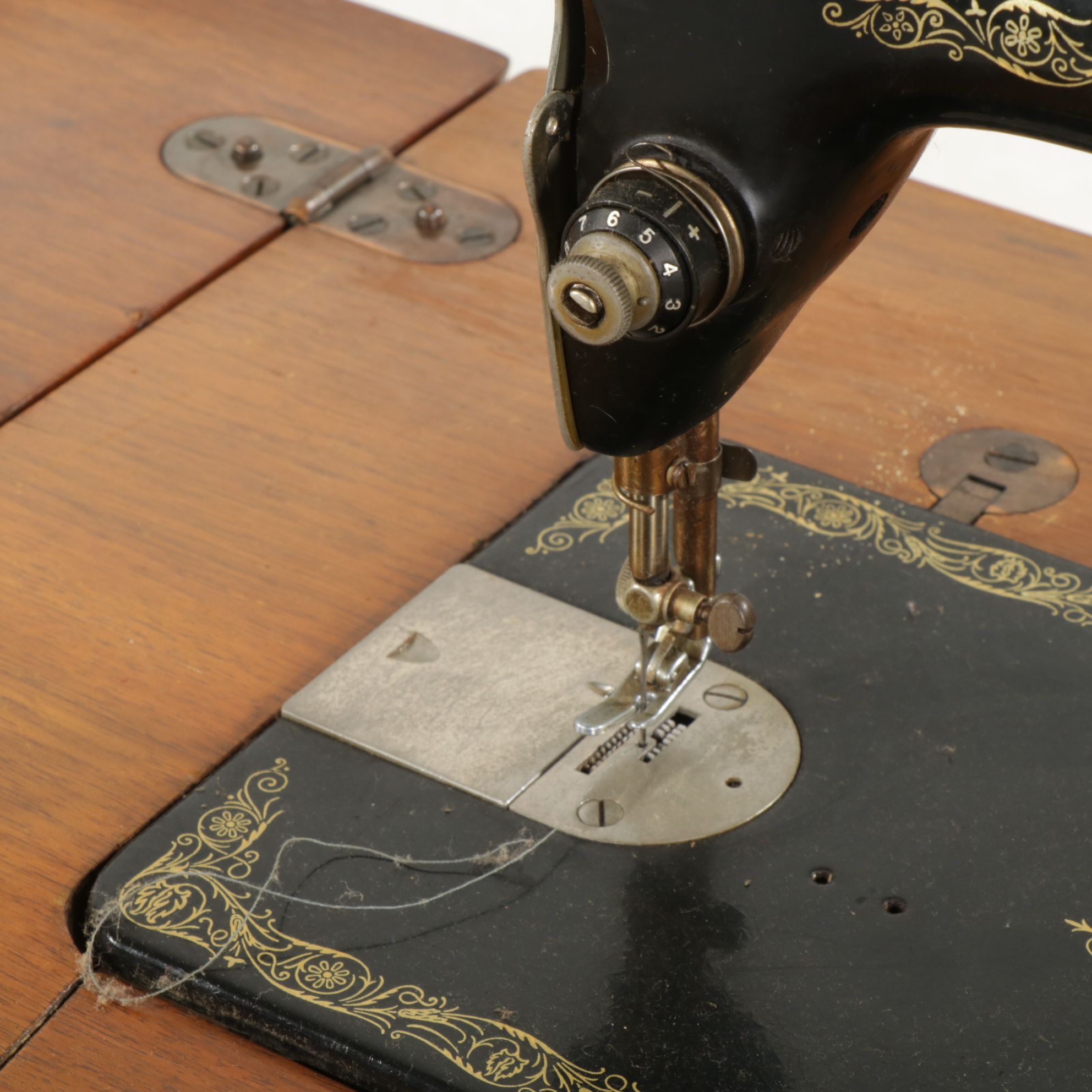 Singer Sewing Machine Model 66 in Drop Leaf Table Cabinet
