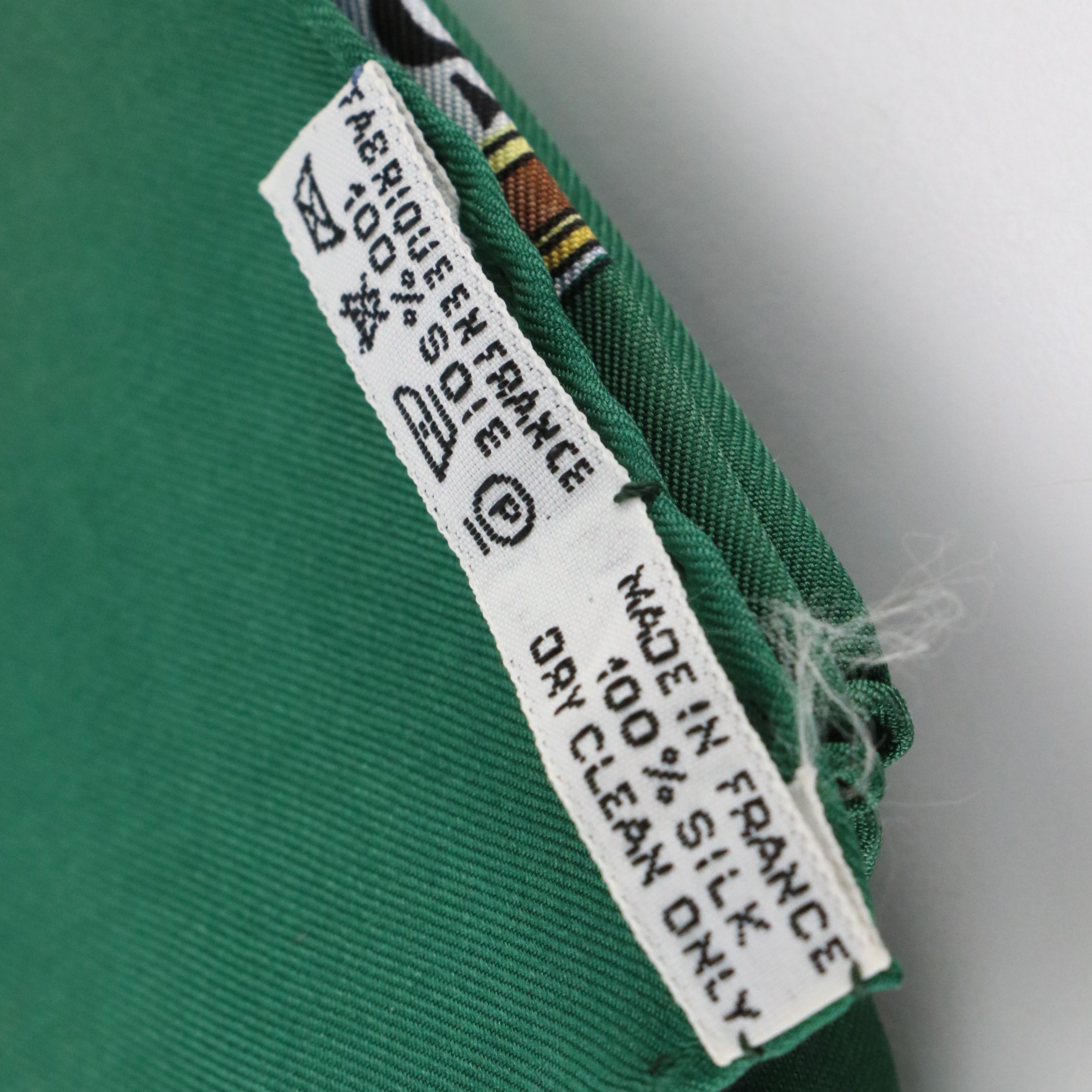 Hermès "Parmi Les Fleurs, Je Compte Les Heures" Scarf 90 in Silk Twill