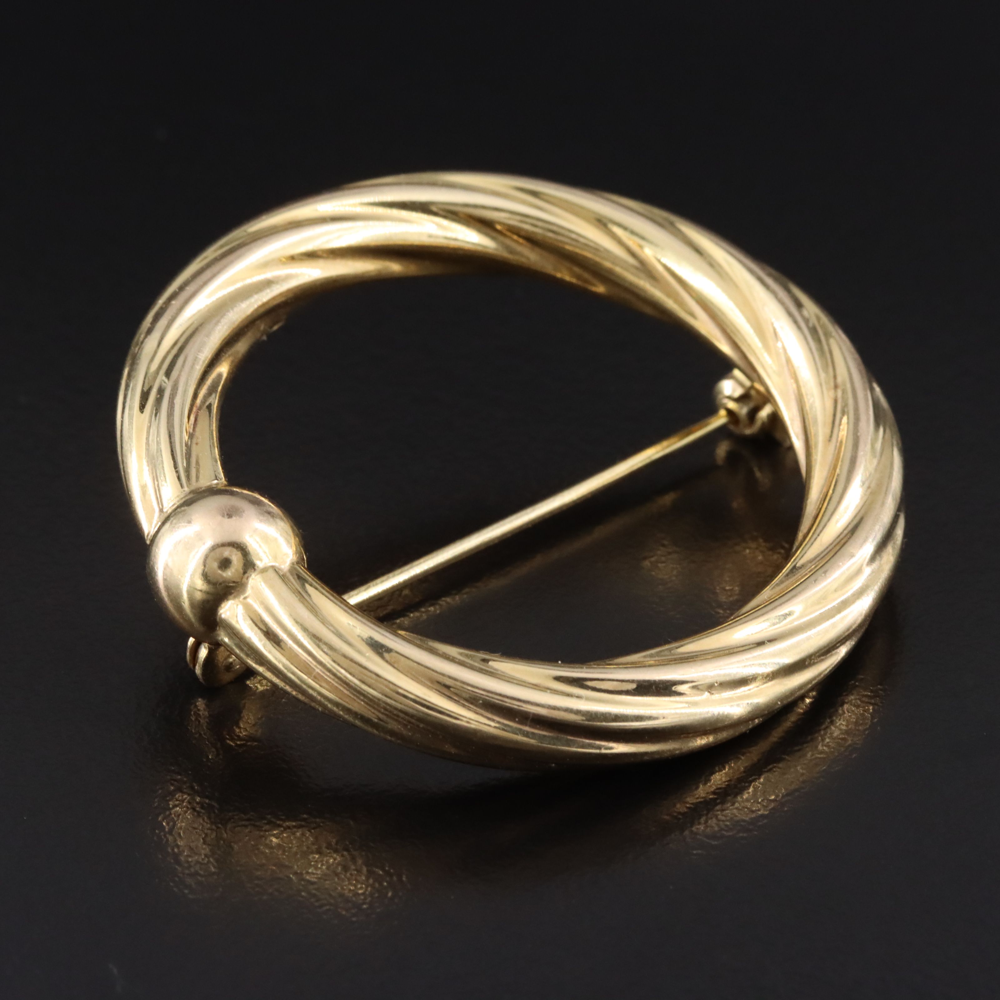 Italian UnoAErre 14K Circle Brooch