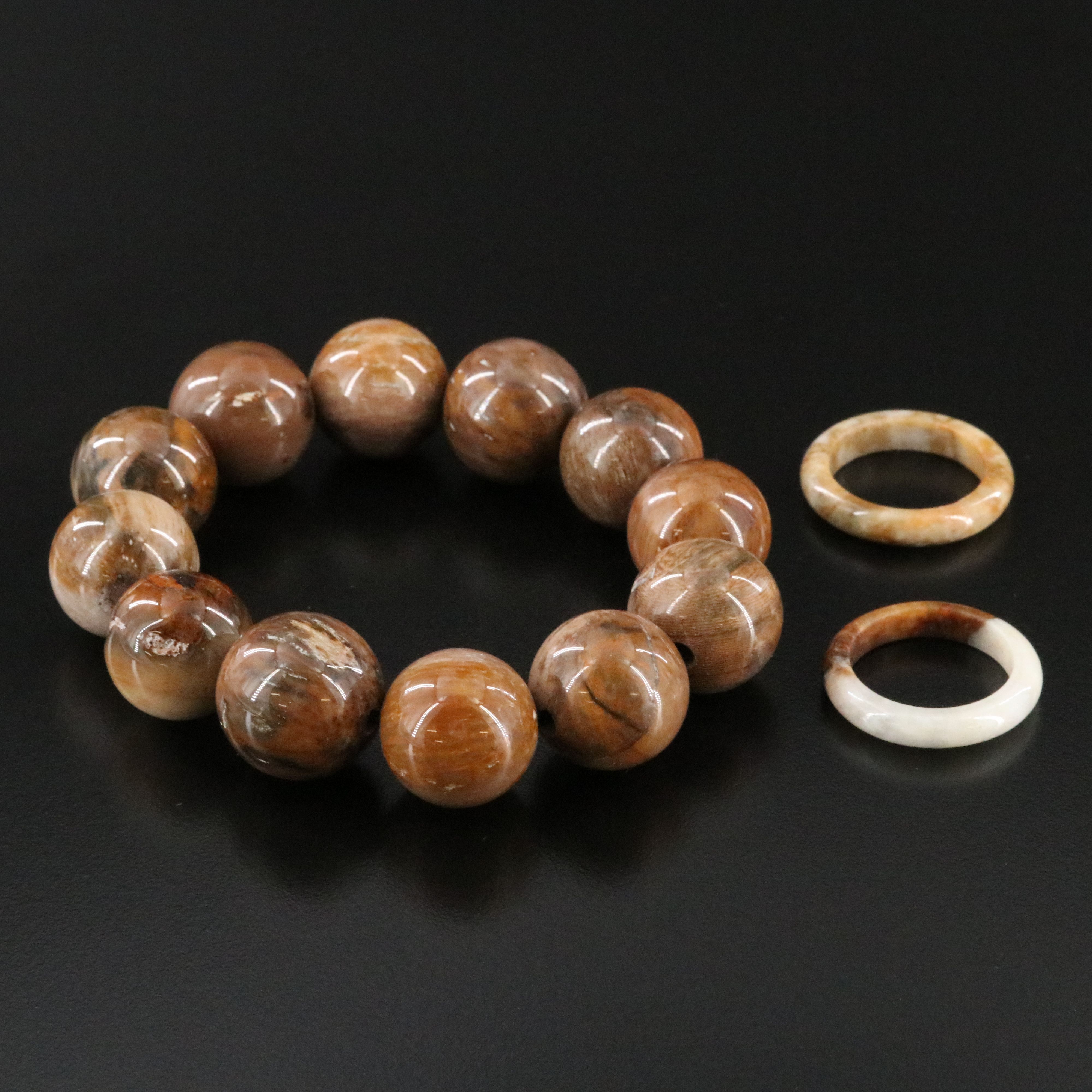 Hololith Nephrite Rings with Expandable Agate Bracelet