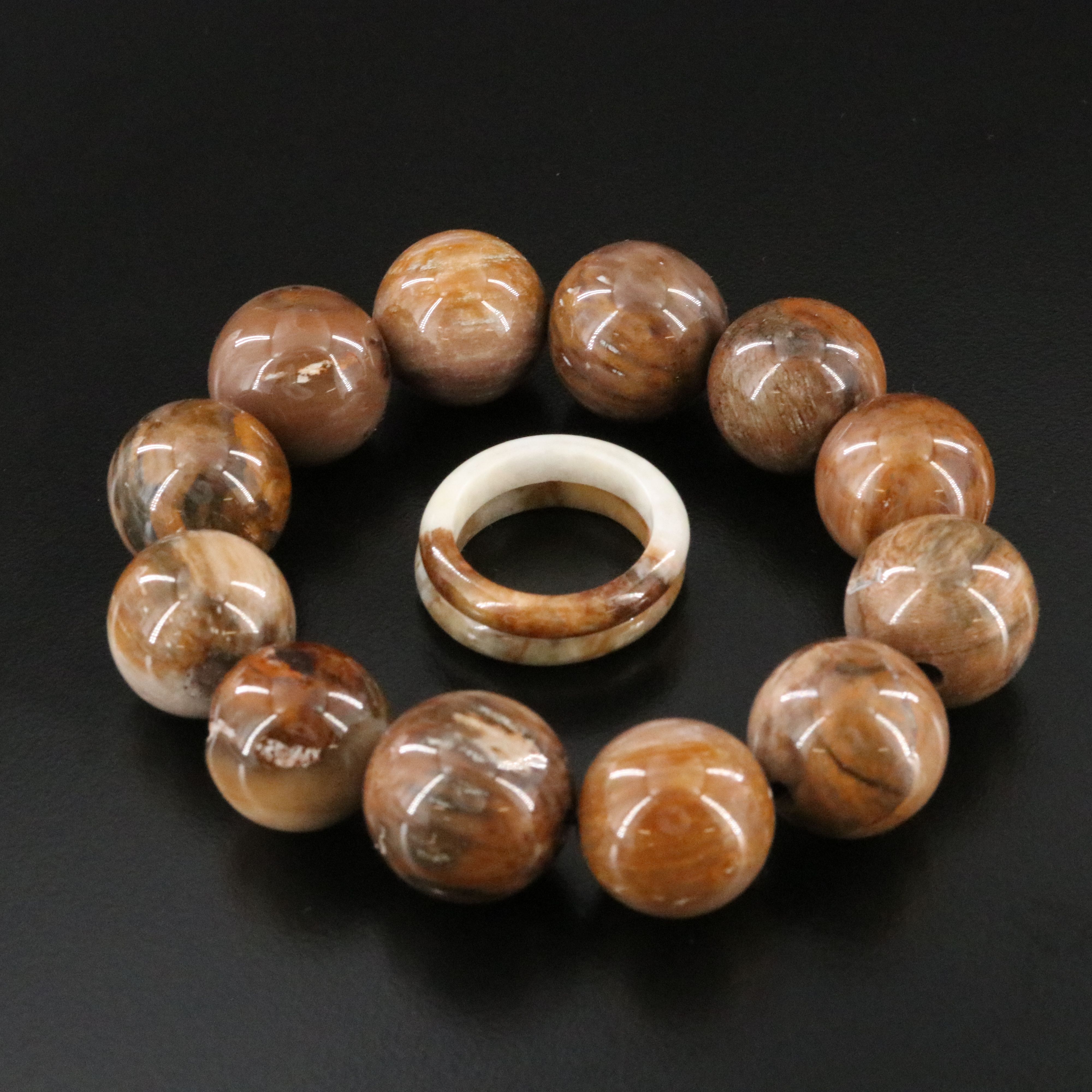 Hololith Nephrite Rings with Expandable Agate Bracelet