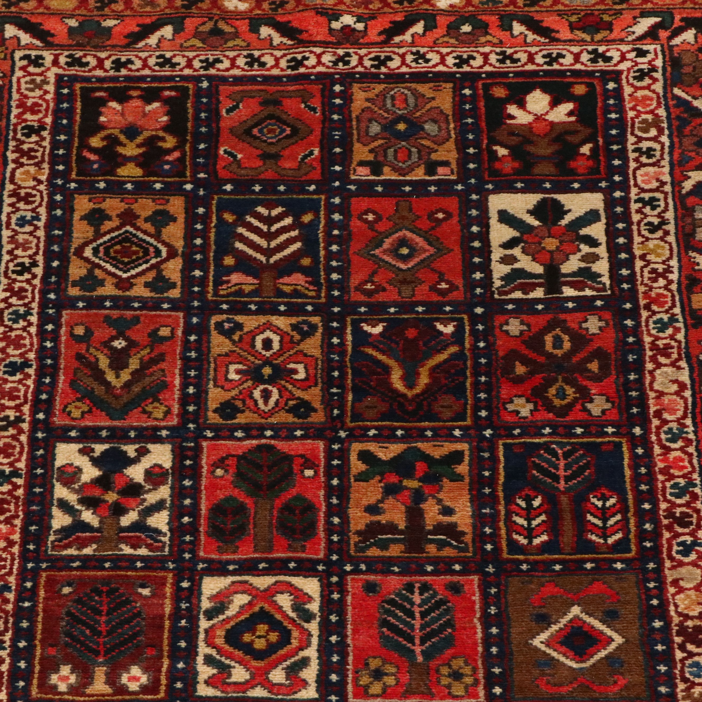 4'2 x 10'6 Hand-Knotted Persian Bakhtiari Long Rug