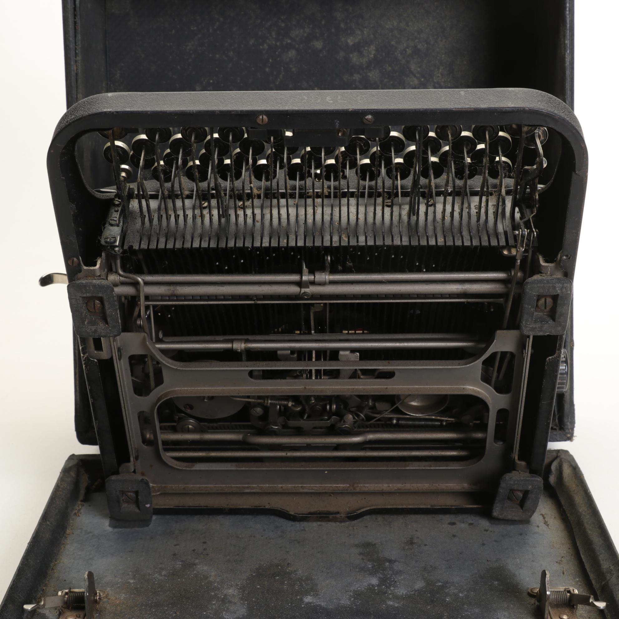 Remington Rand Portable Model 5 Manual Typewriter, Early to Mid 20th Century