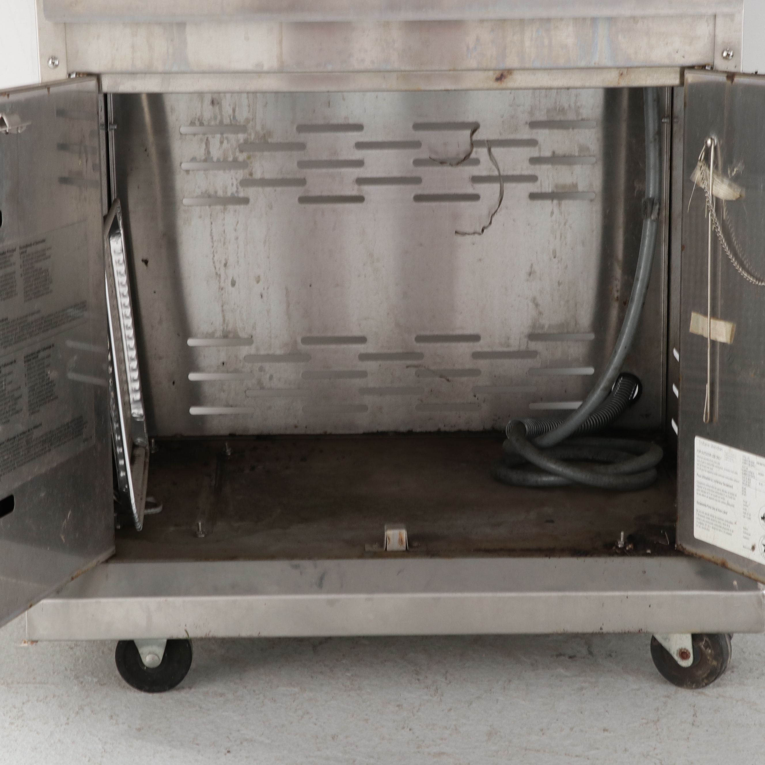 Ducane Meridian Gas Grill with Cover