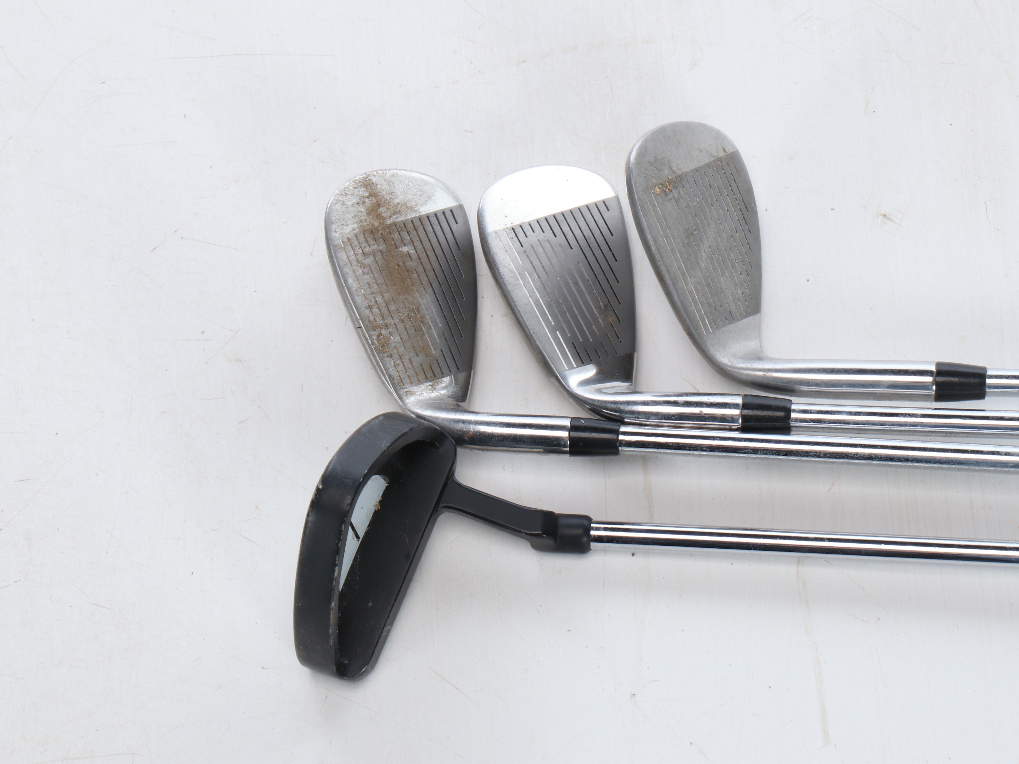 Varsity Golf Bag and Varsity Golf Clubs