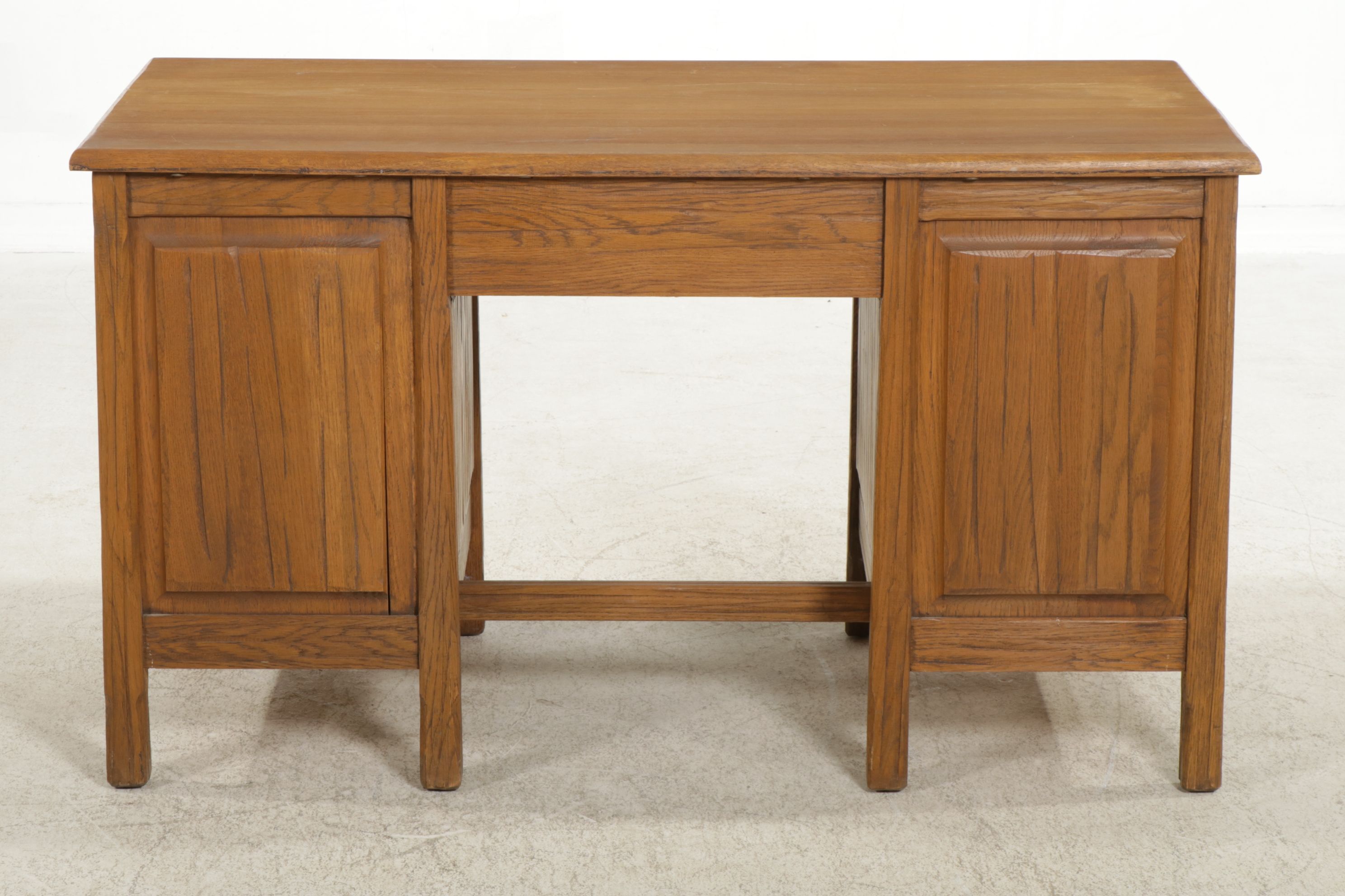 A. Brandt Co. Ranch Oak Pedestal Desk with Chair, Mid to Late 20th C.