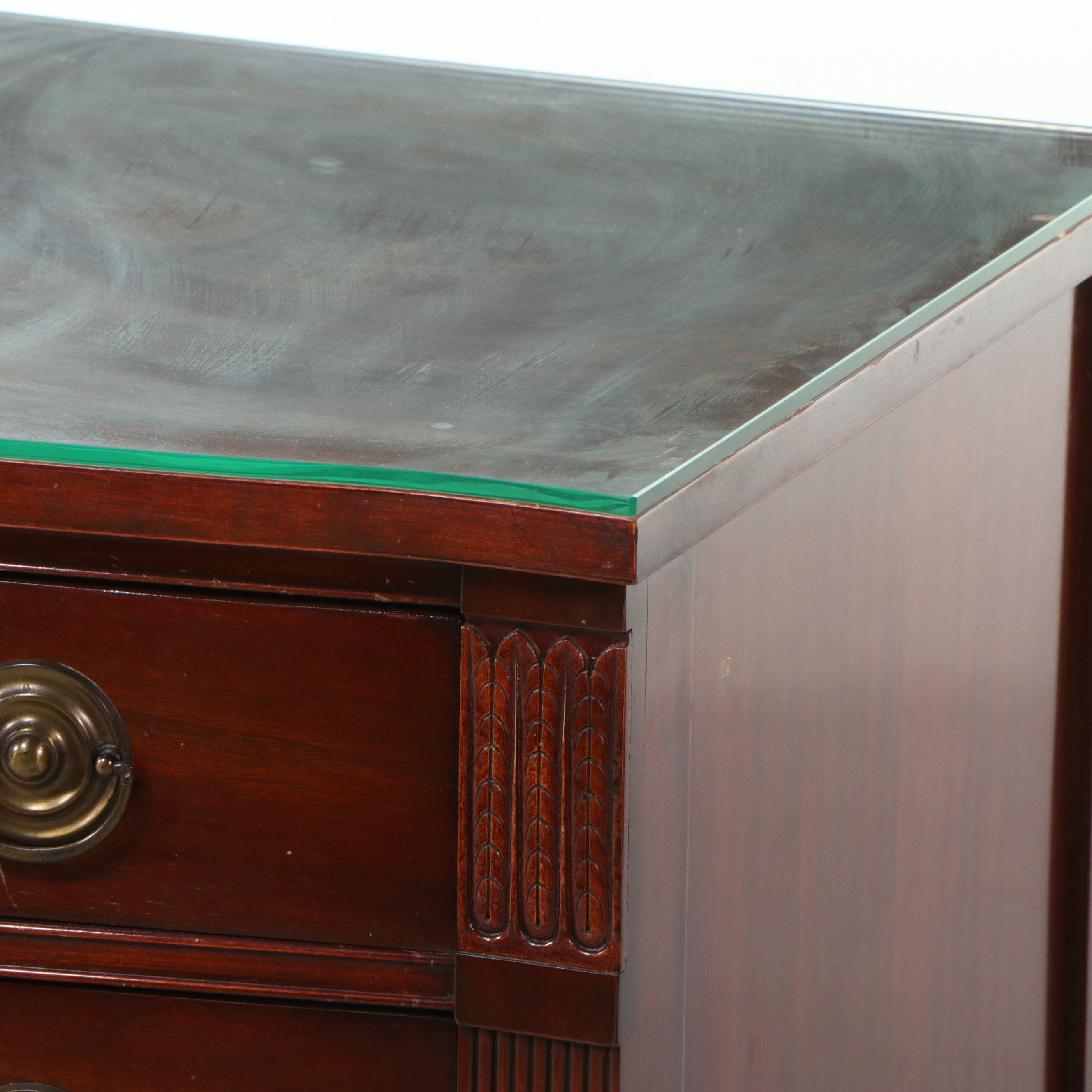 Four-Piece Mahogany Bedroom Suite in the Hepplewhite Style, Circa 1940-1950