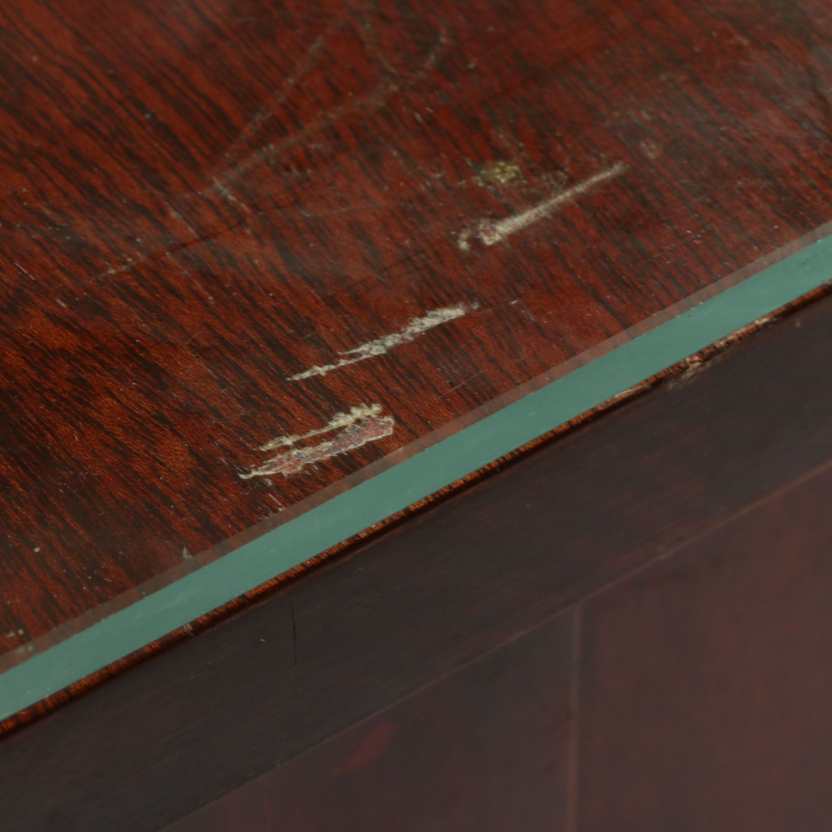 Four-Piece Mahogany Bedroom Suite in the Hepplewhite Style, Circa 1940-1950