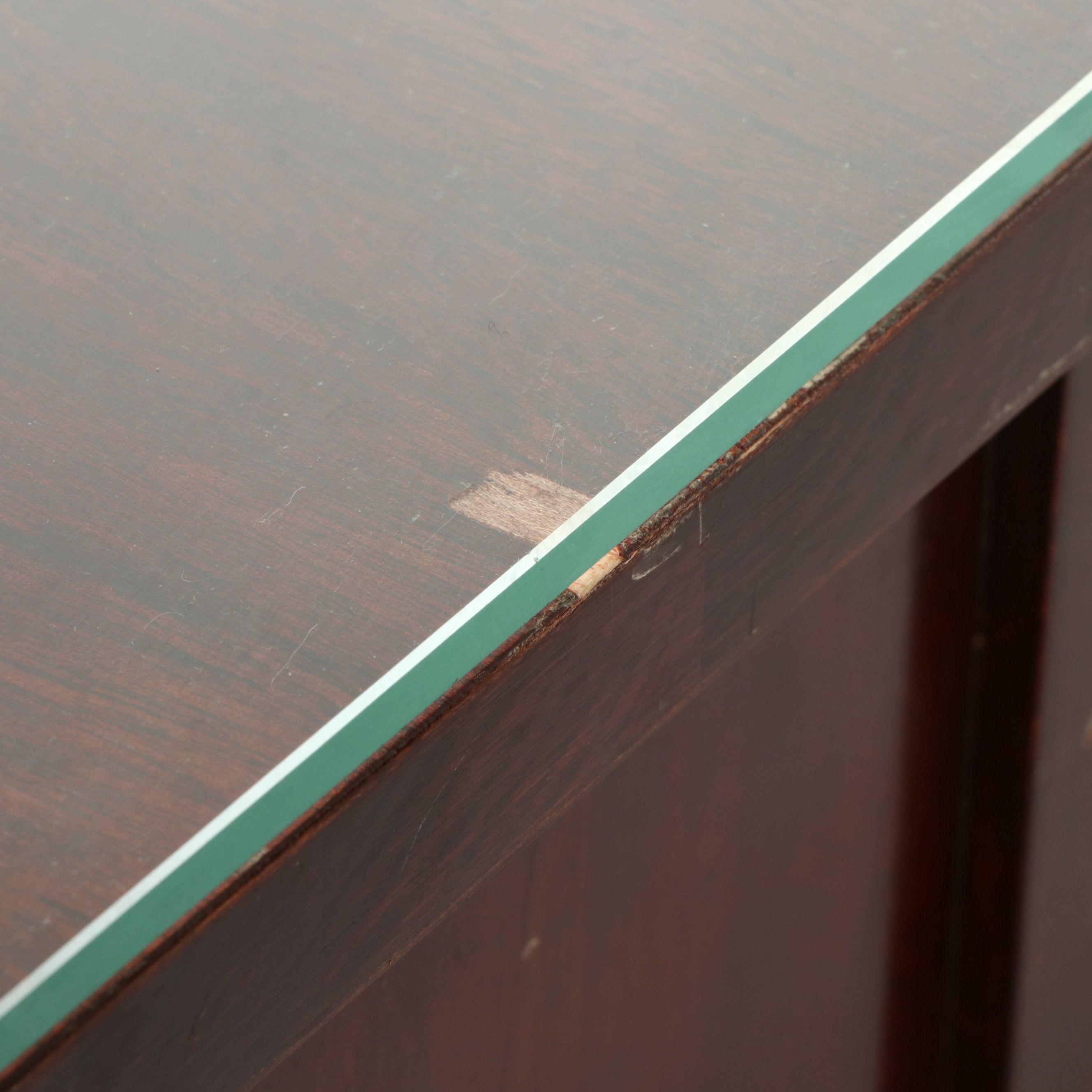 Four-Piece Mahogany Bedroom Suite in the Hepplewhite Style, Circa 1940-1950