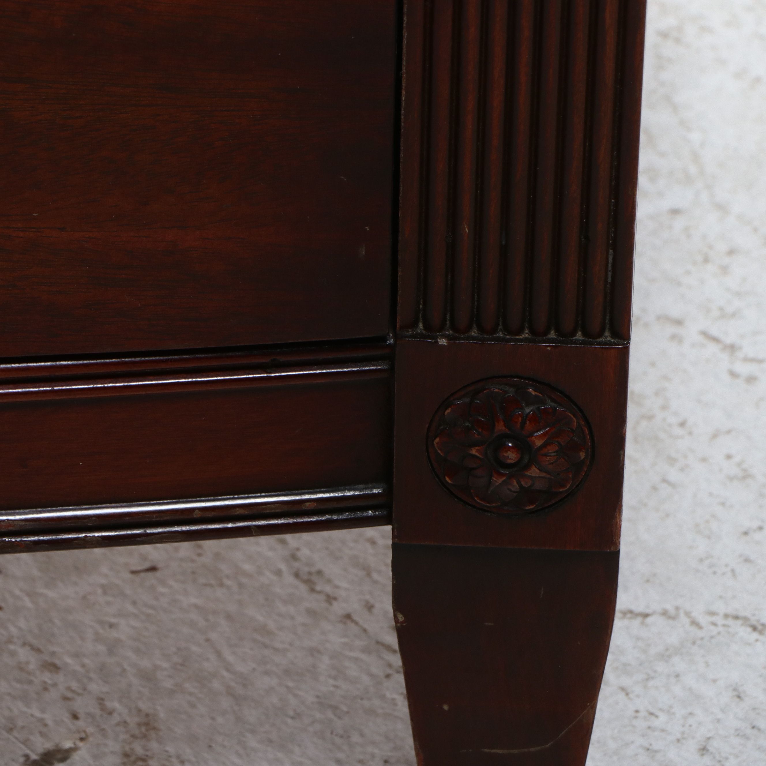Four-Piece Mahogany Bedroom Suite in the Hepplewhite Style, Circa 1940-1950