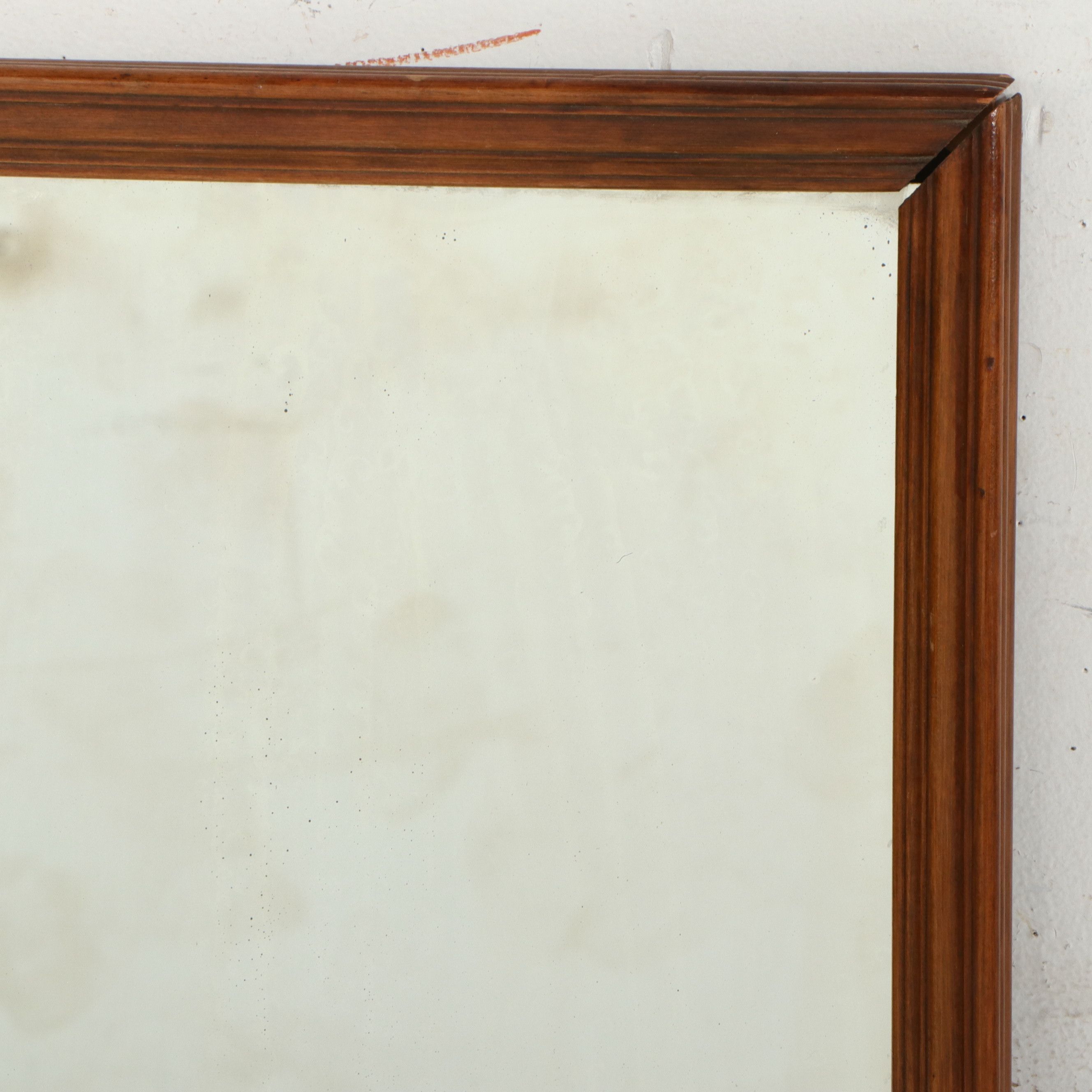 Four-Piece Mahogany Bedroom Suite in the Hepplewhite Style, Circa 1940-1950