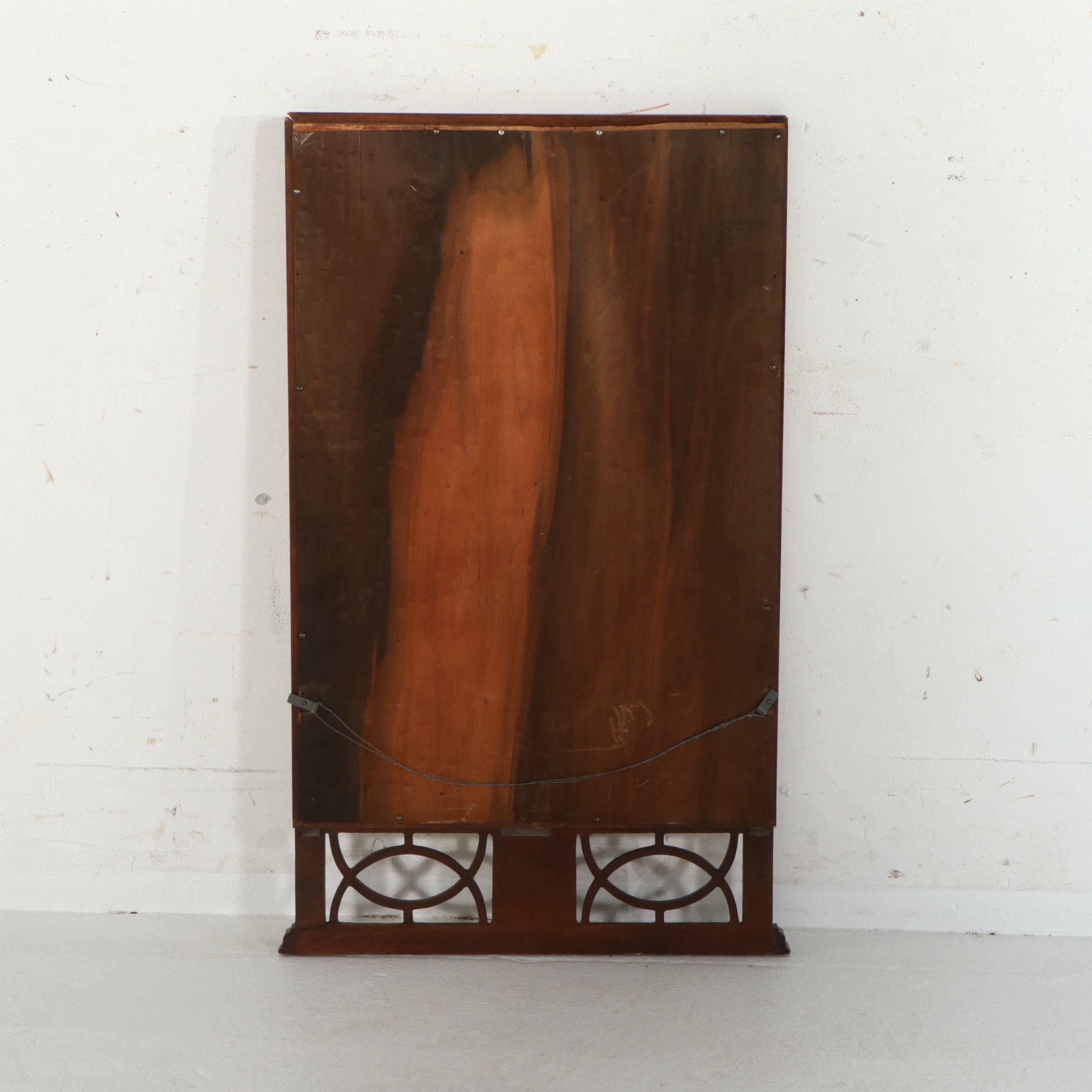 Four-Piece Mahogany Bedroom Suite in the Hepplewhite Style, Circa 1940-1950