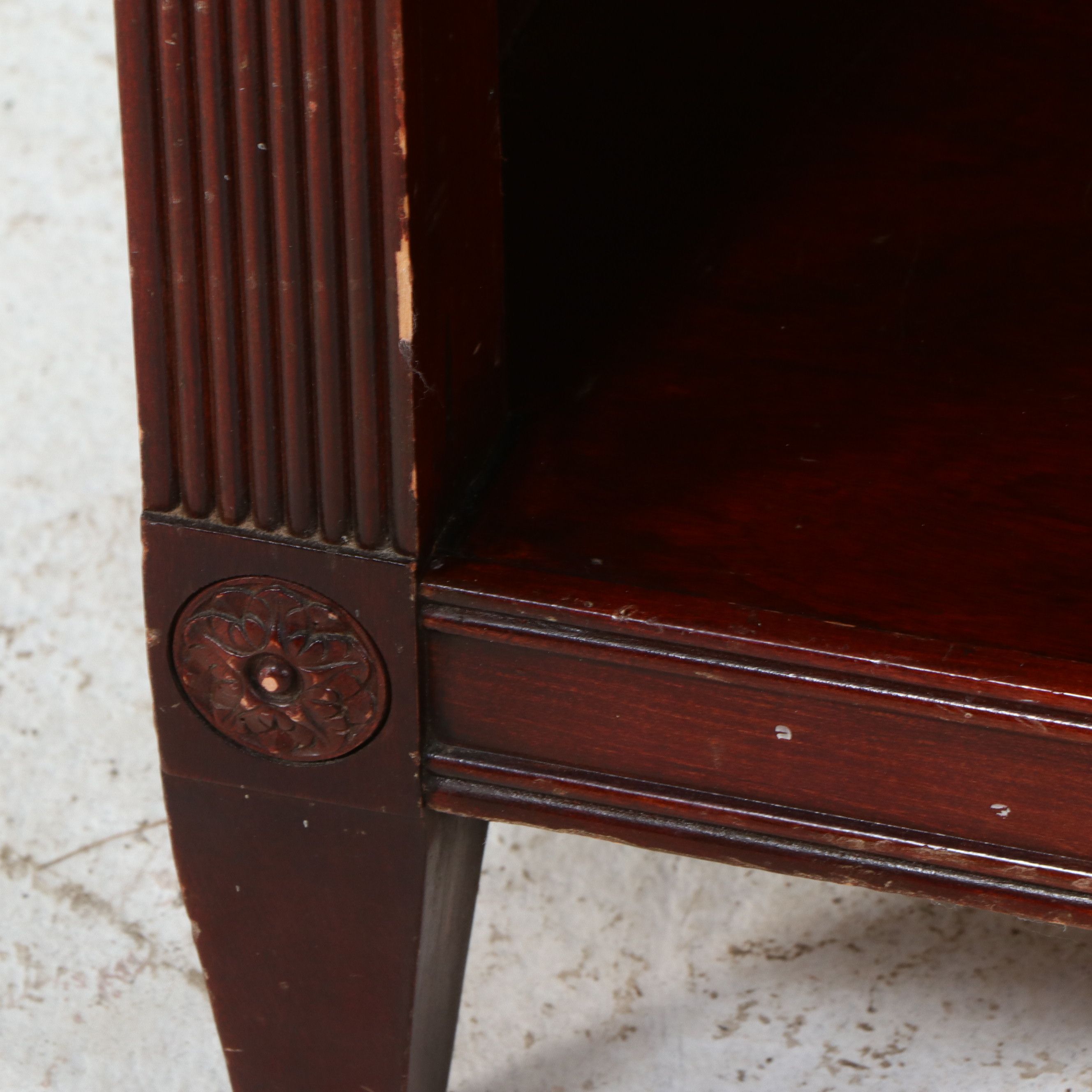 Four-Piece Mahogany Bedroom Suite in the Hepplewhite Style, Circa 1940-1950