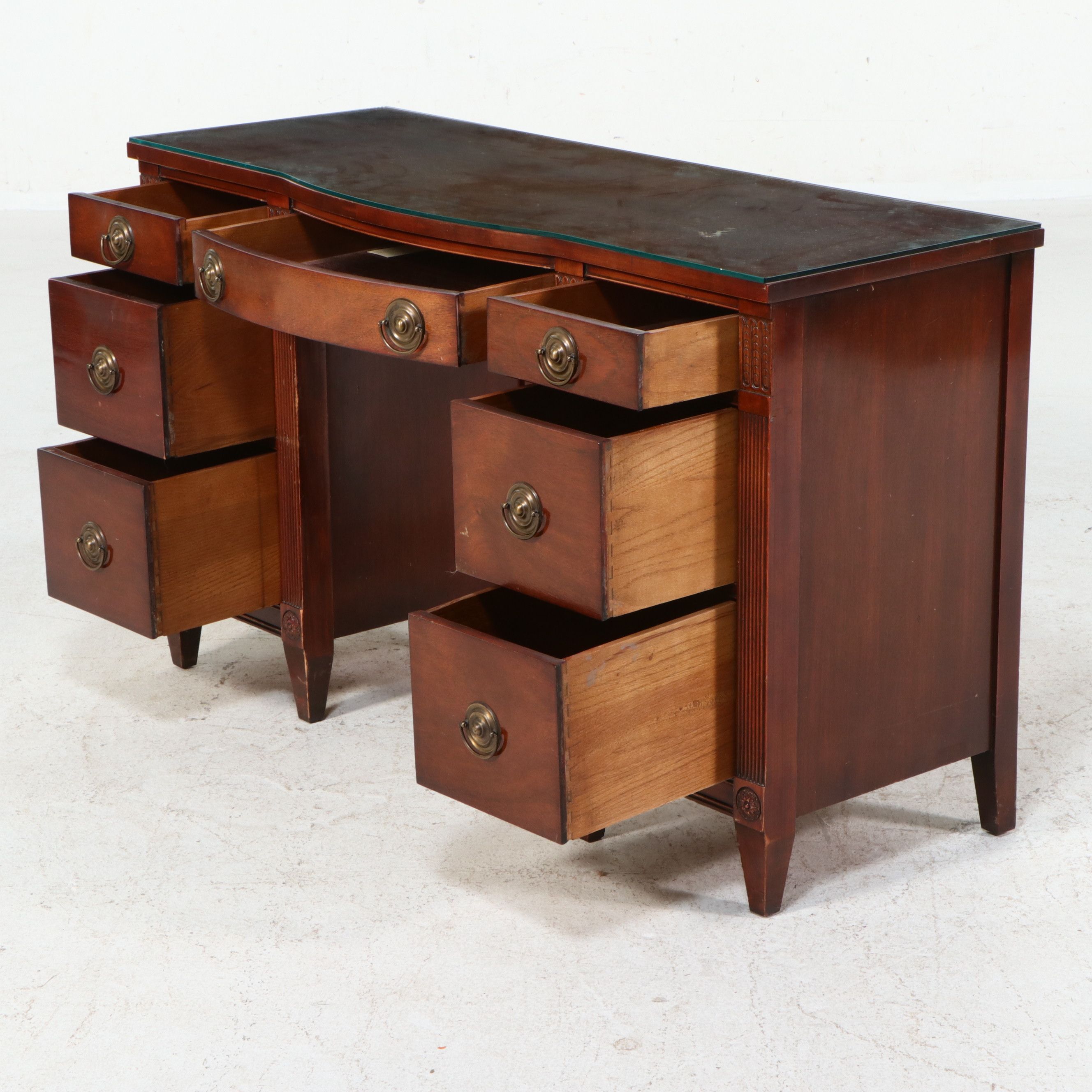 Four-Piece Mahogany Bedroom Suite in the Hepplewhite Style, Circa 1940-1950