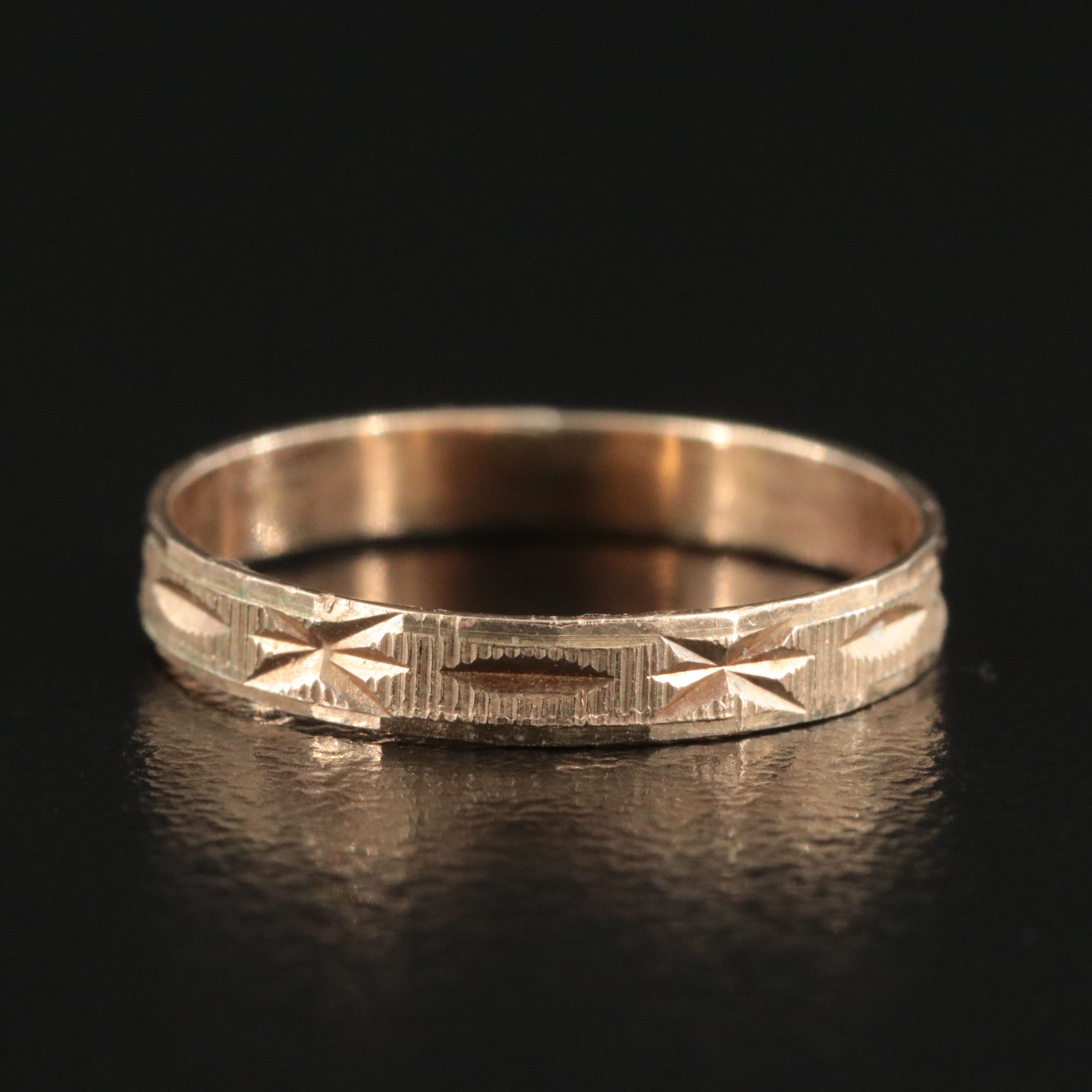 10K Baby Ring with Diamond-Cut Detail