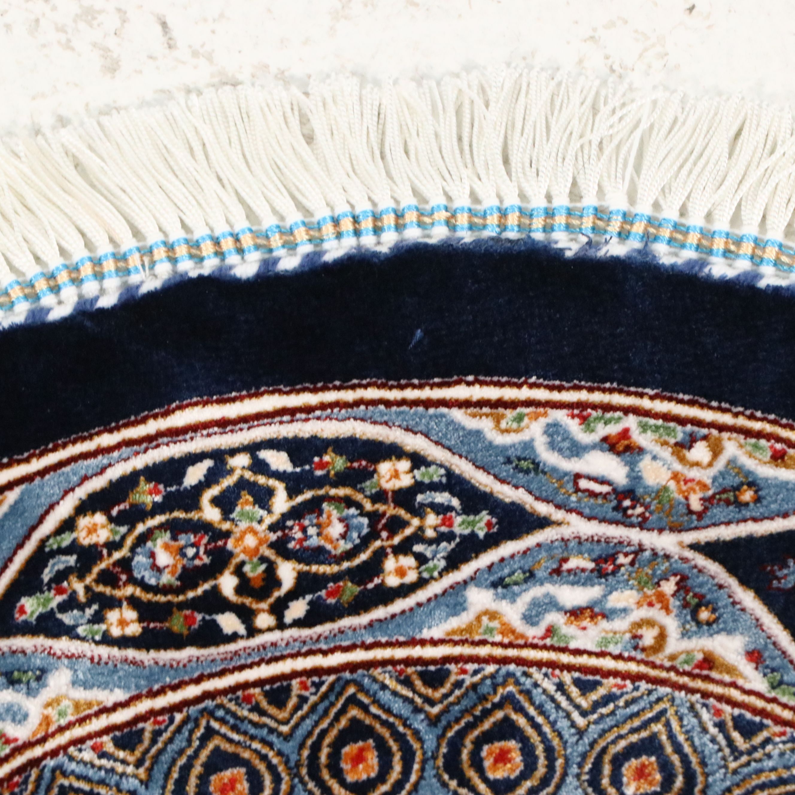 1'10 Round Machine Made Turkish Qom Silk Accent Rug