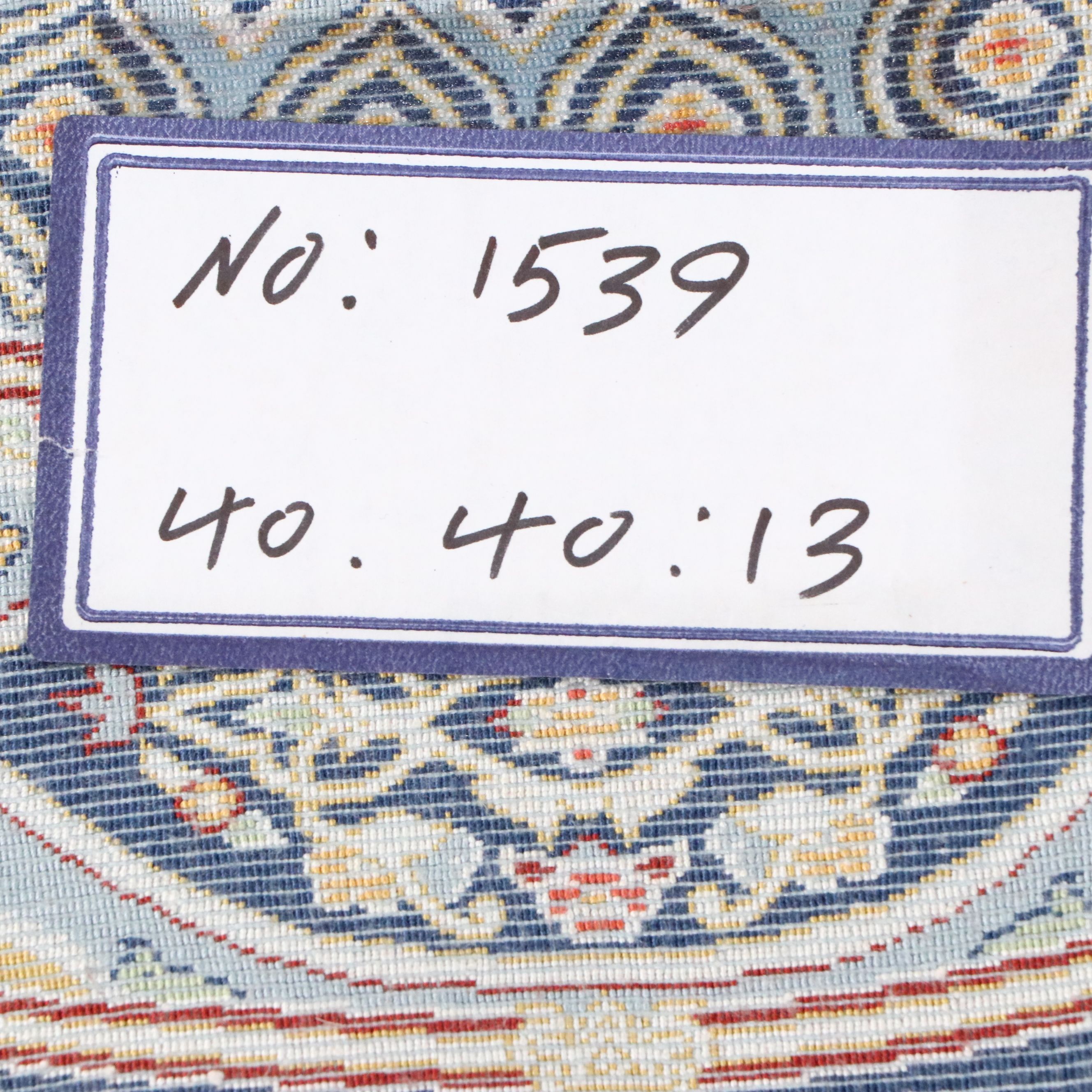 1'10 Round Machine Made Turkish Qom Silk Accent Rug