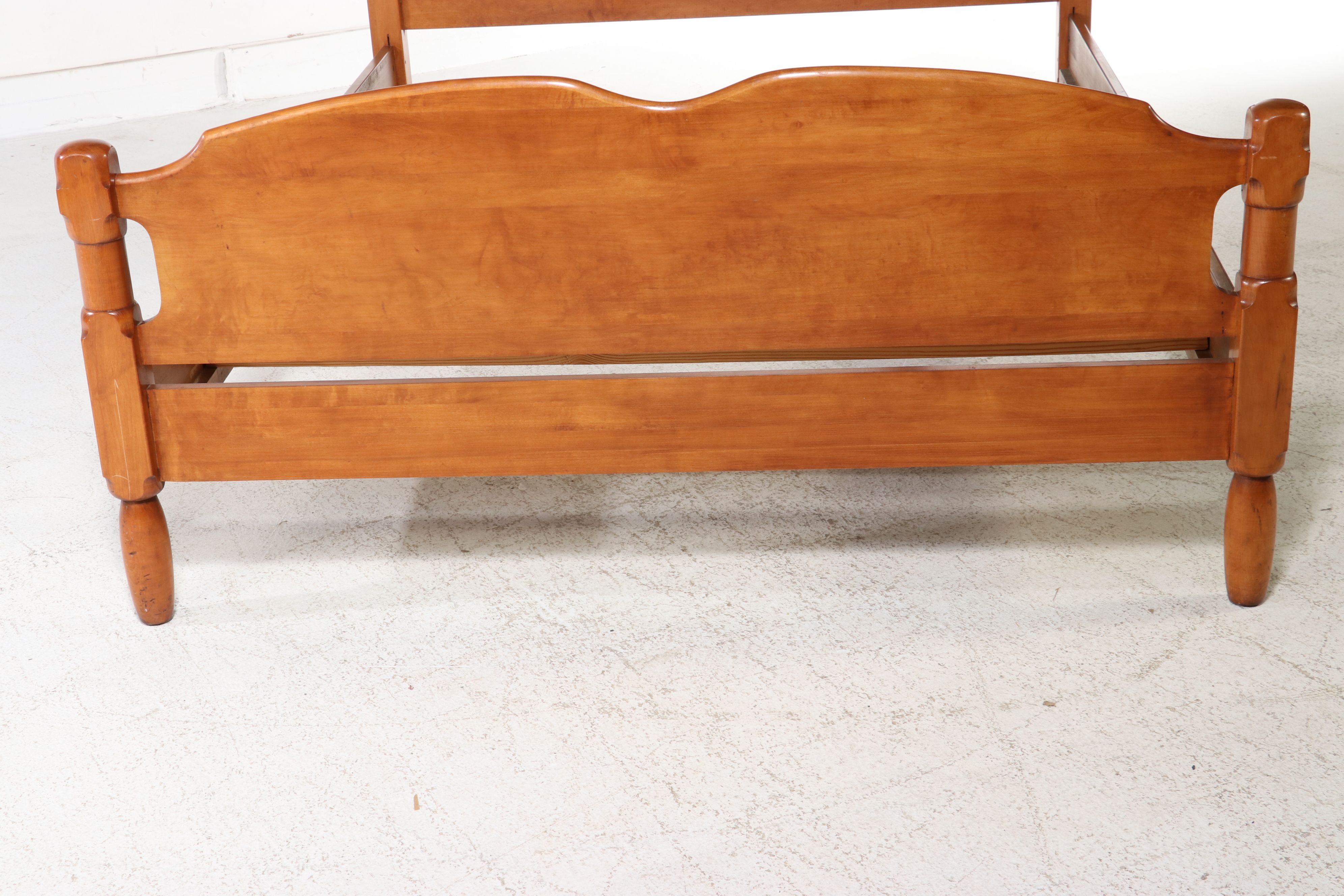 Willett Colonial Revival "Golden Beryl" Solid Maple Bed Frame, Circa 1950