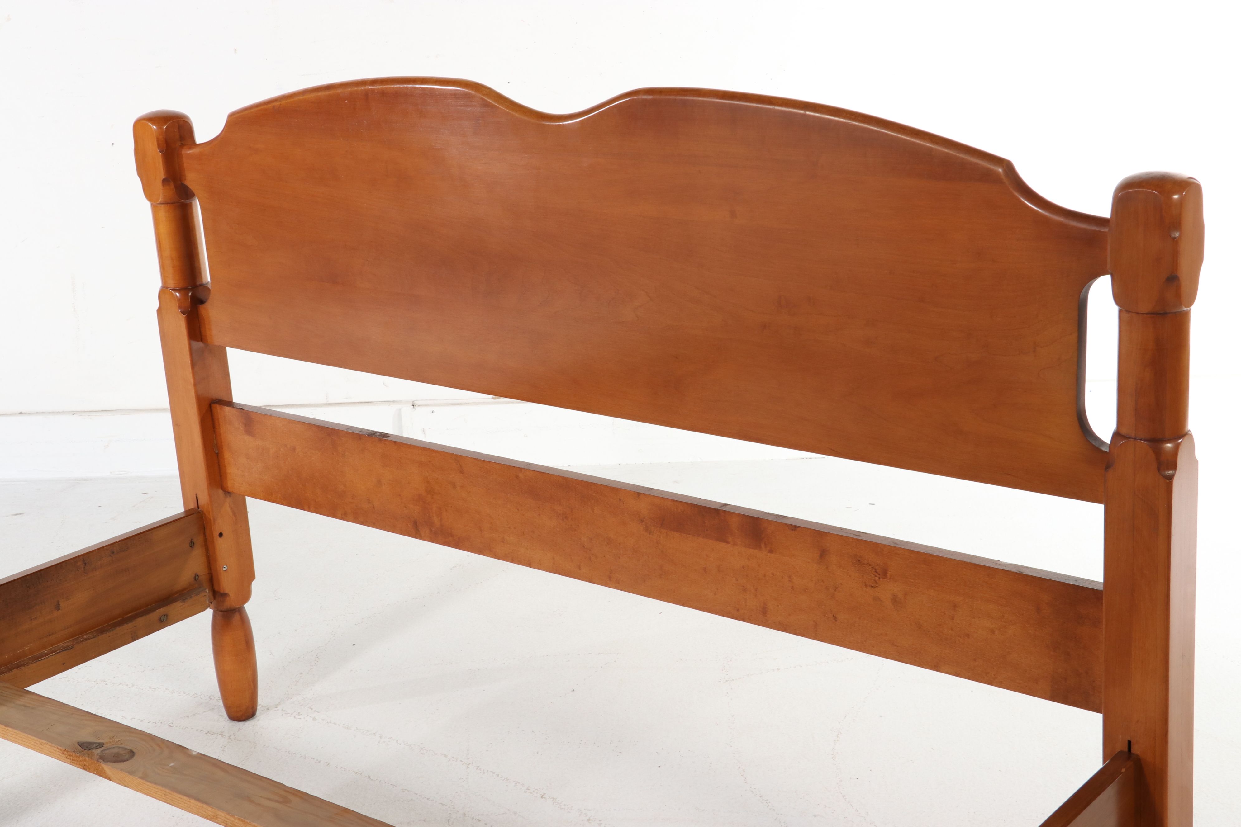 Willett Colonial Revival "Golden Beryl" Solid Maple Bed Frame, Circa 1950