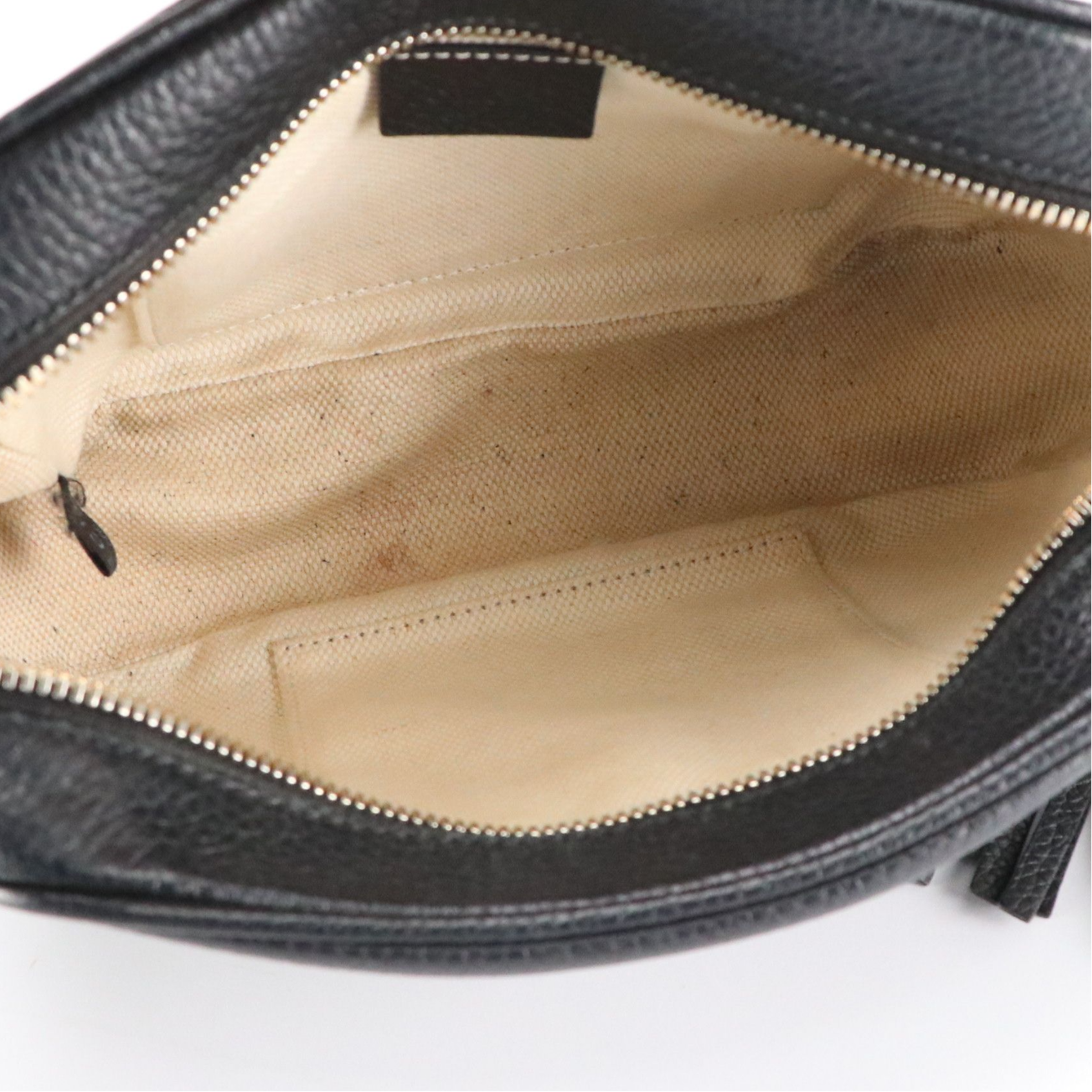 Gucci Soho Disco Crossbody Bag in Grained Calfskin Leather with Tassel Zip