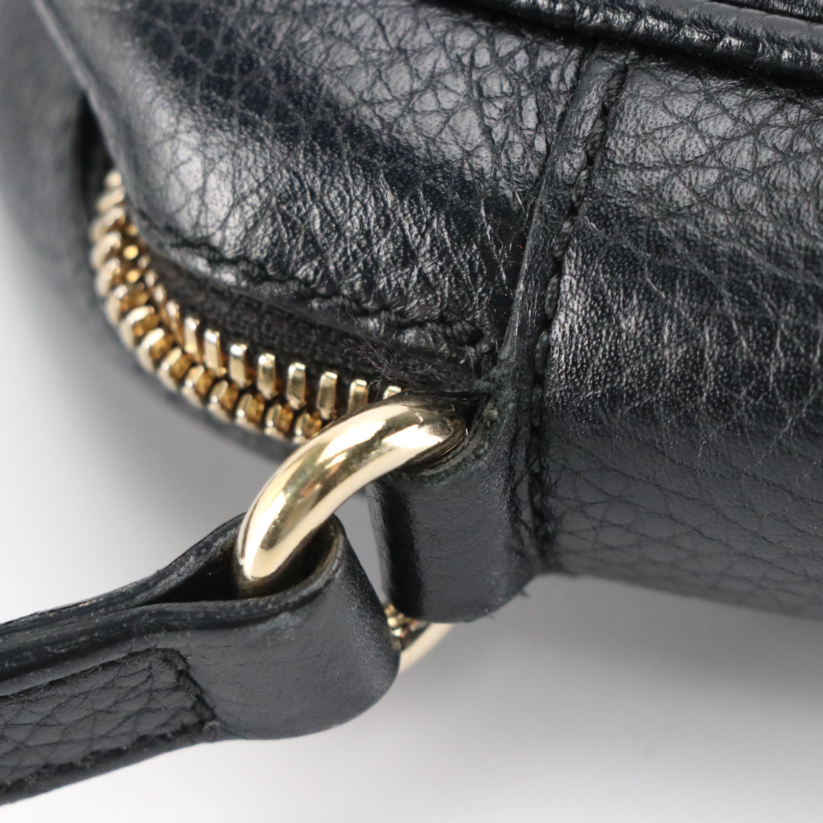 Gucci Soho Disco Crossbody Bag in Grained Calfskin Leather with Tassel Zip