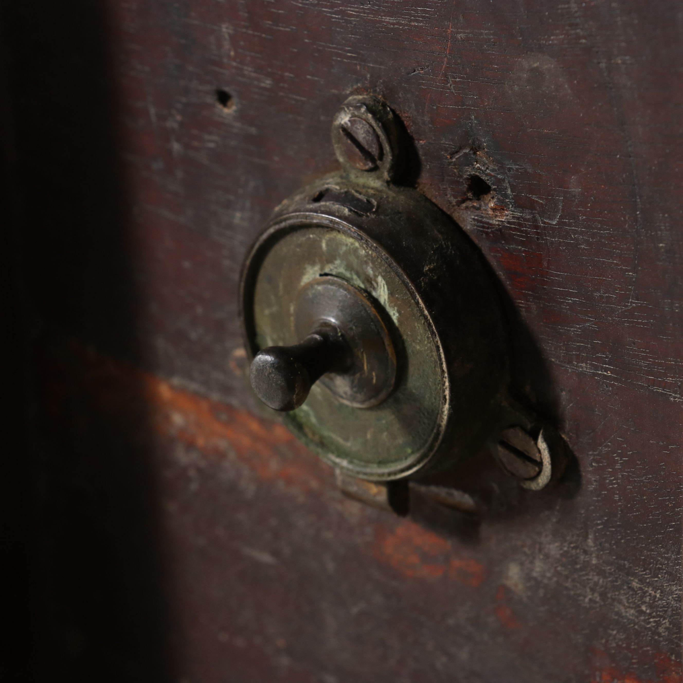 Queen Anne Mahogany Tilt-Top Candlestand, Mid to Late 18th Century