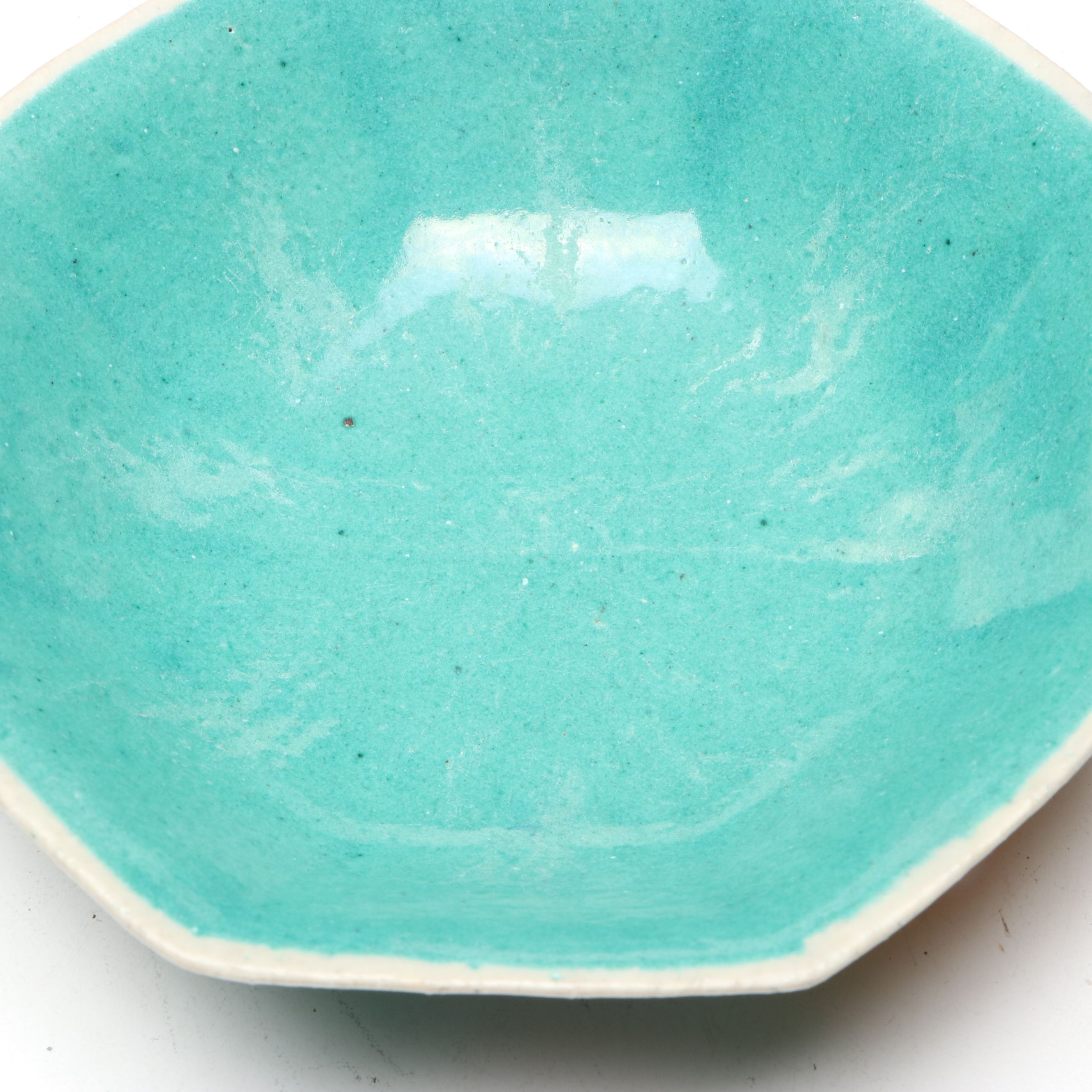 Chinese Enameled Vegetal Porcelain Vase with Footed Bowls, 20th Century