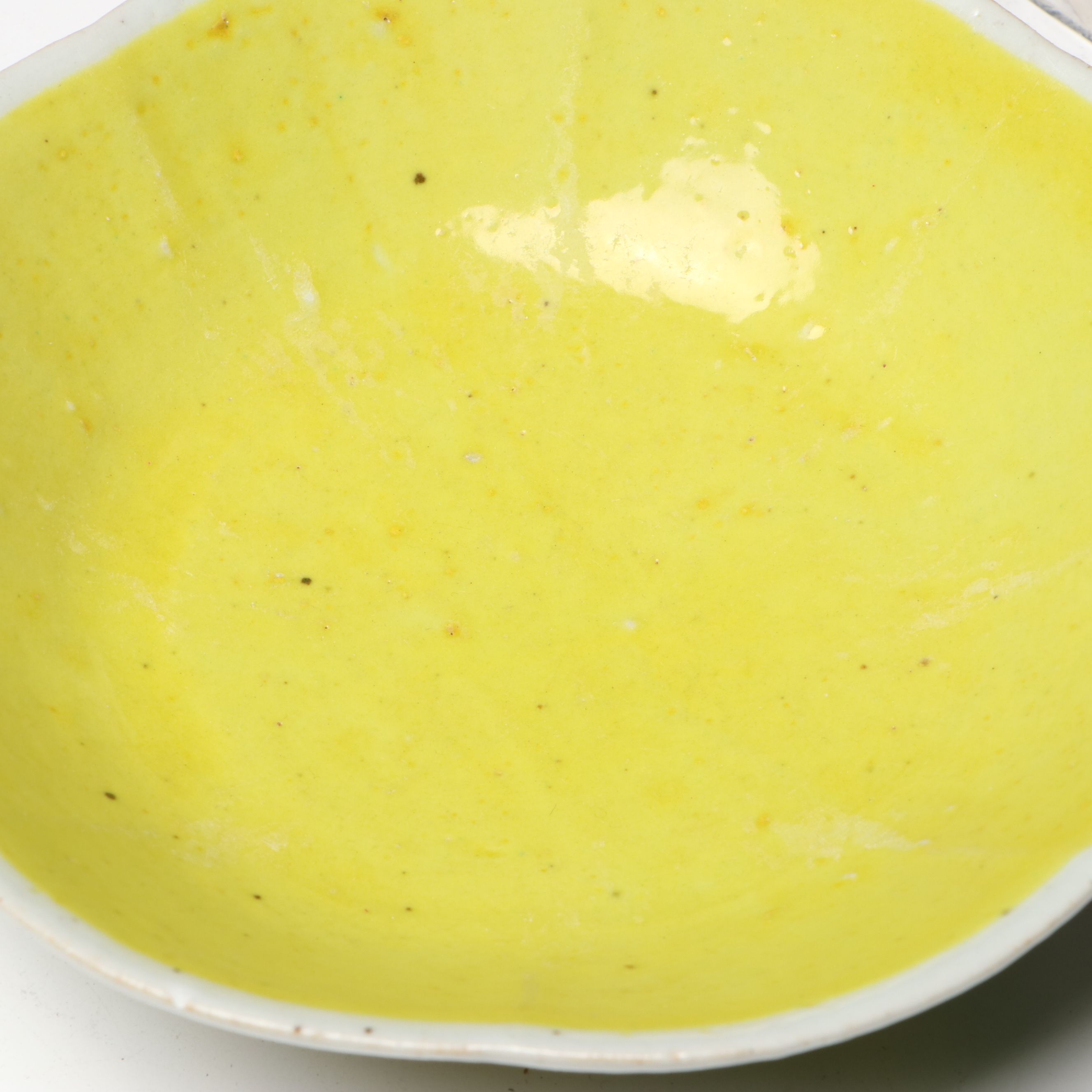 Chinese Enameled Vegetal Porcelain Vase with Footed Bowls, 20th Century