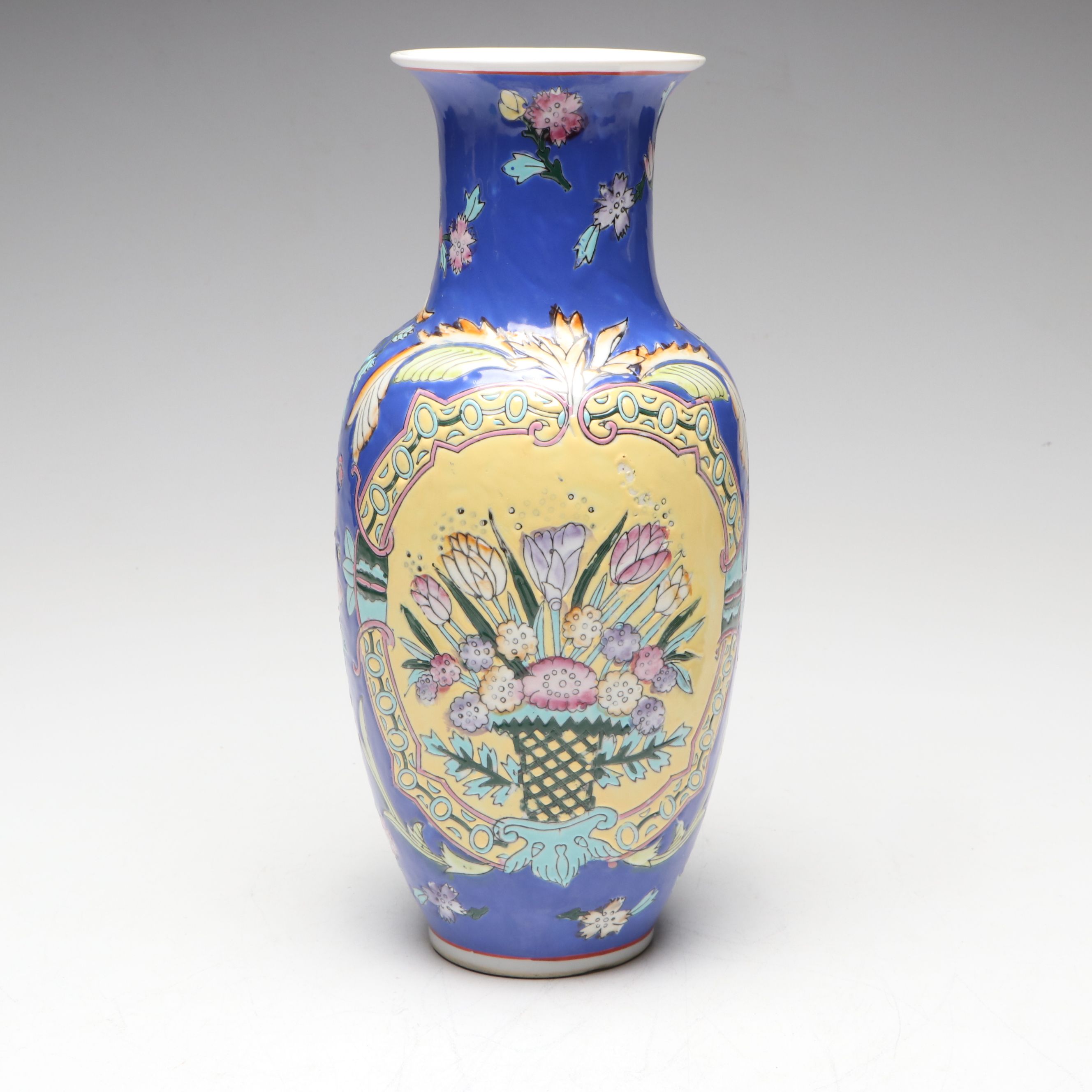 Chinese Enameled Vegetal Porcelain Vase with Footed Bowls, 20th Century