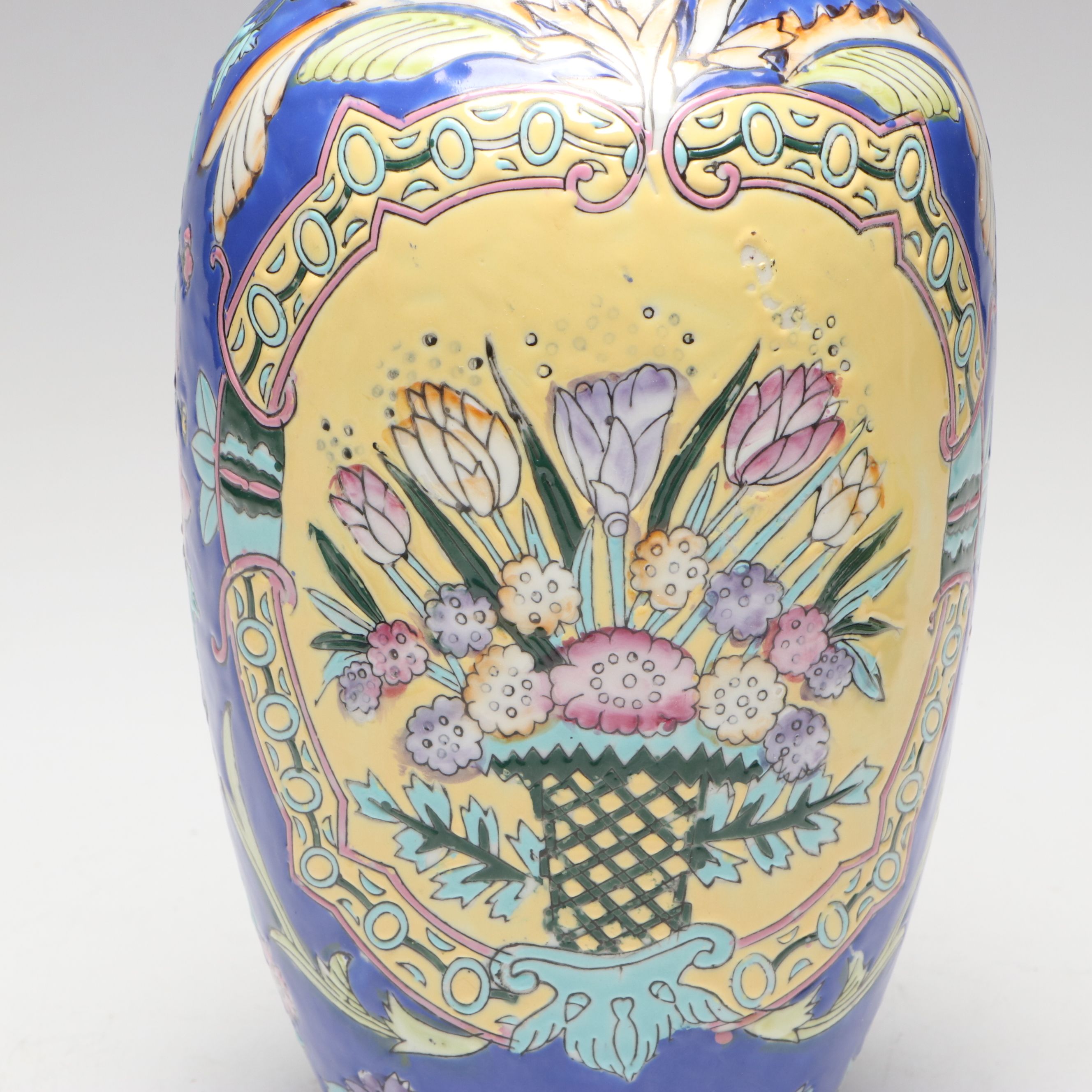 Chinese Enameled Vegetal Porcelain Vase with Footed Bowls, 20th Century