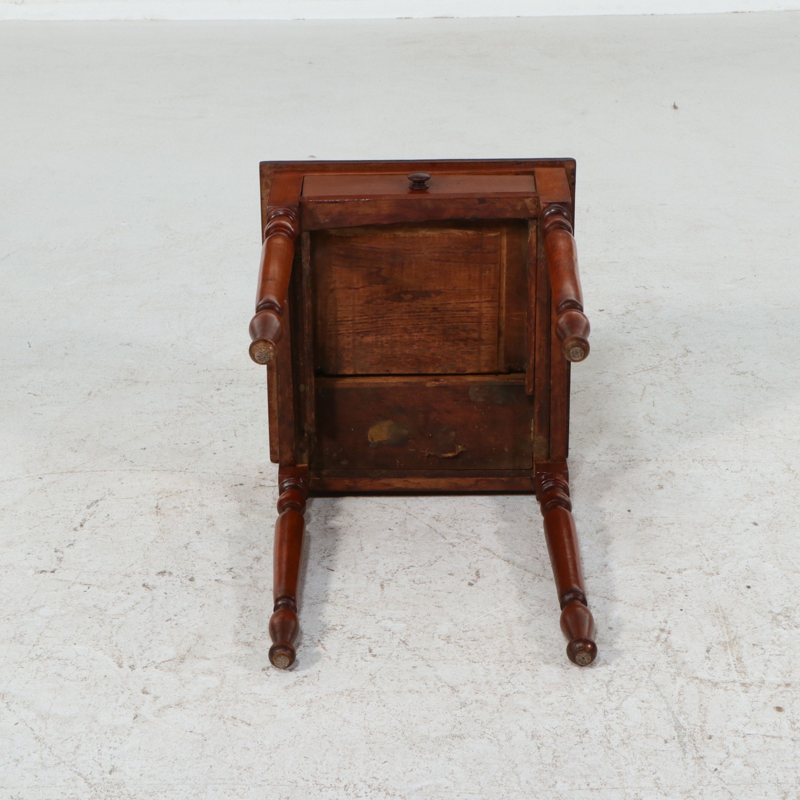 American Country Sheraton Cherry and Pine One-Drawer Side Table, 19th Century
