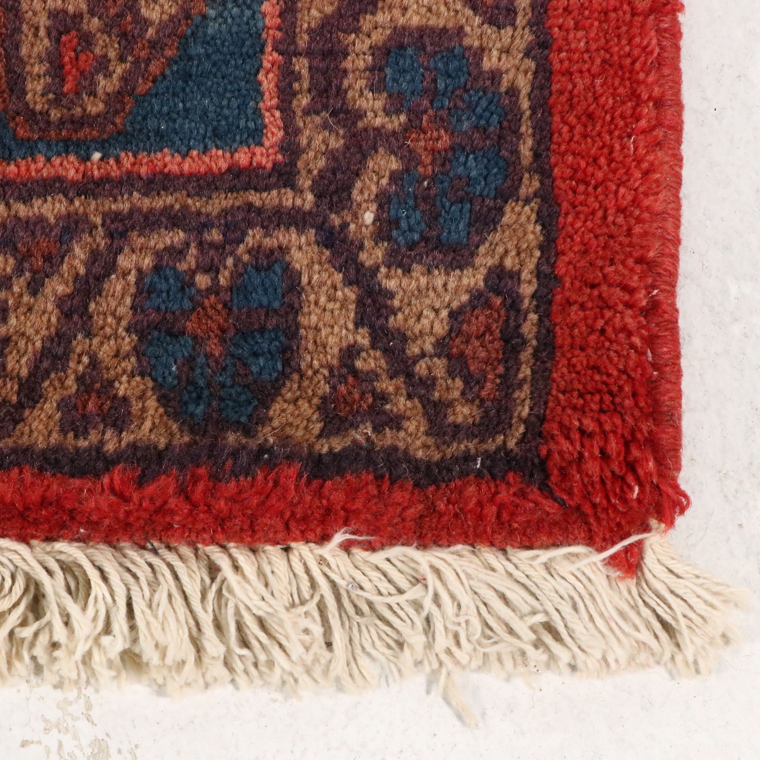 5'2 x 6'10 Hand-Knotted Persian Viss Area Rug