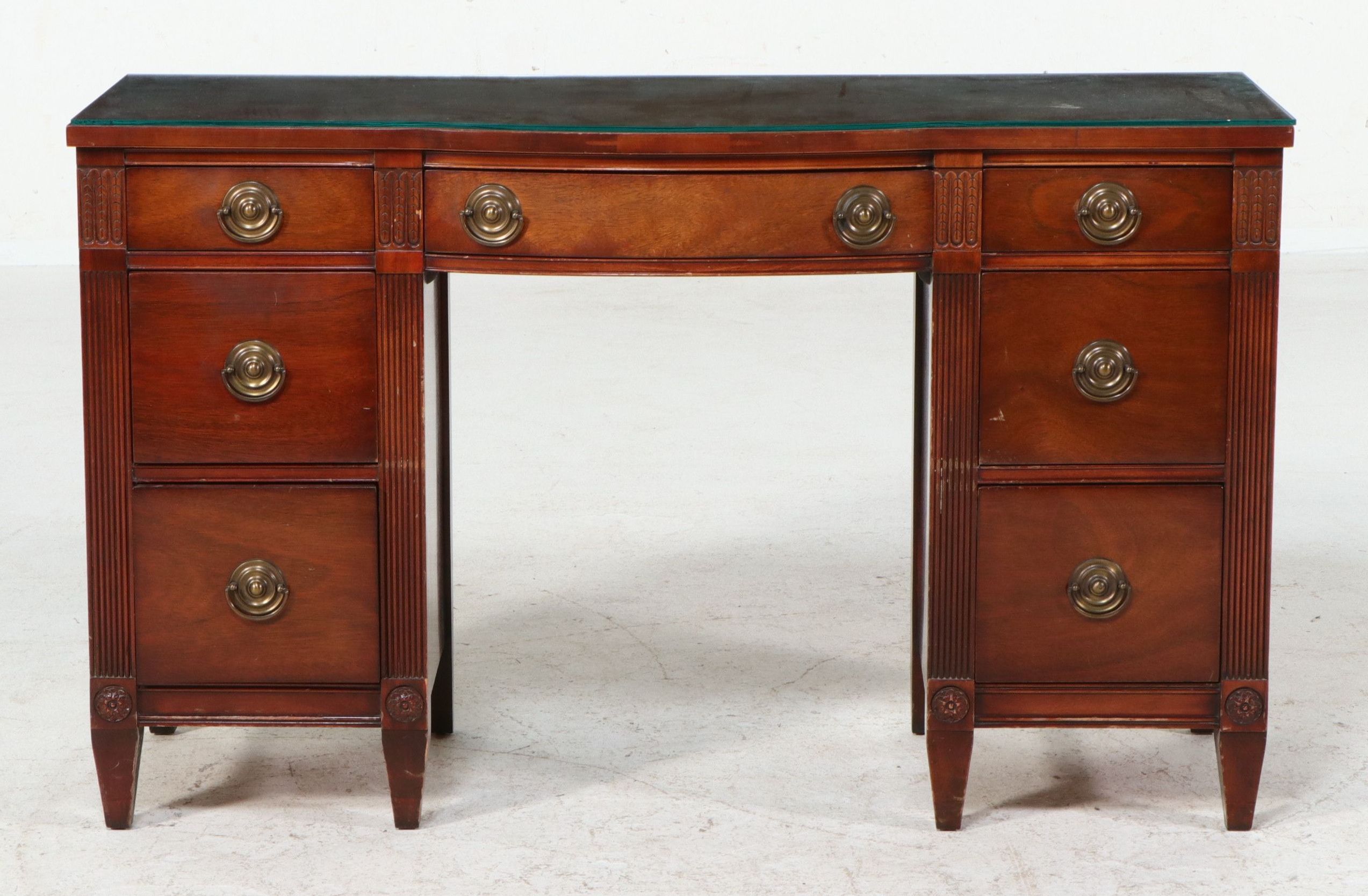 Four-Piece Mahogany Bedroom Suite in the Hepplewhite Style, Circa 1940-1950