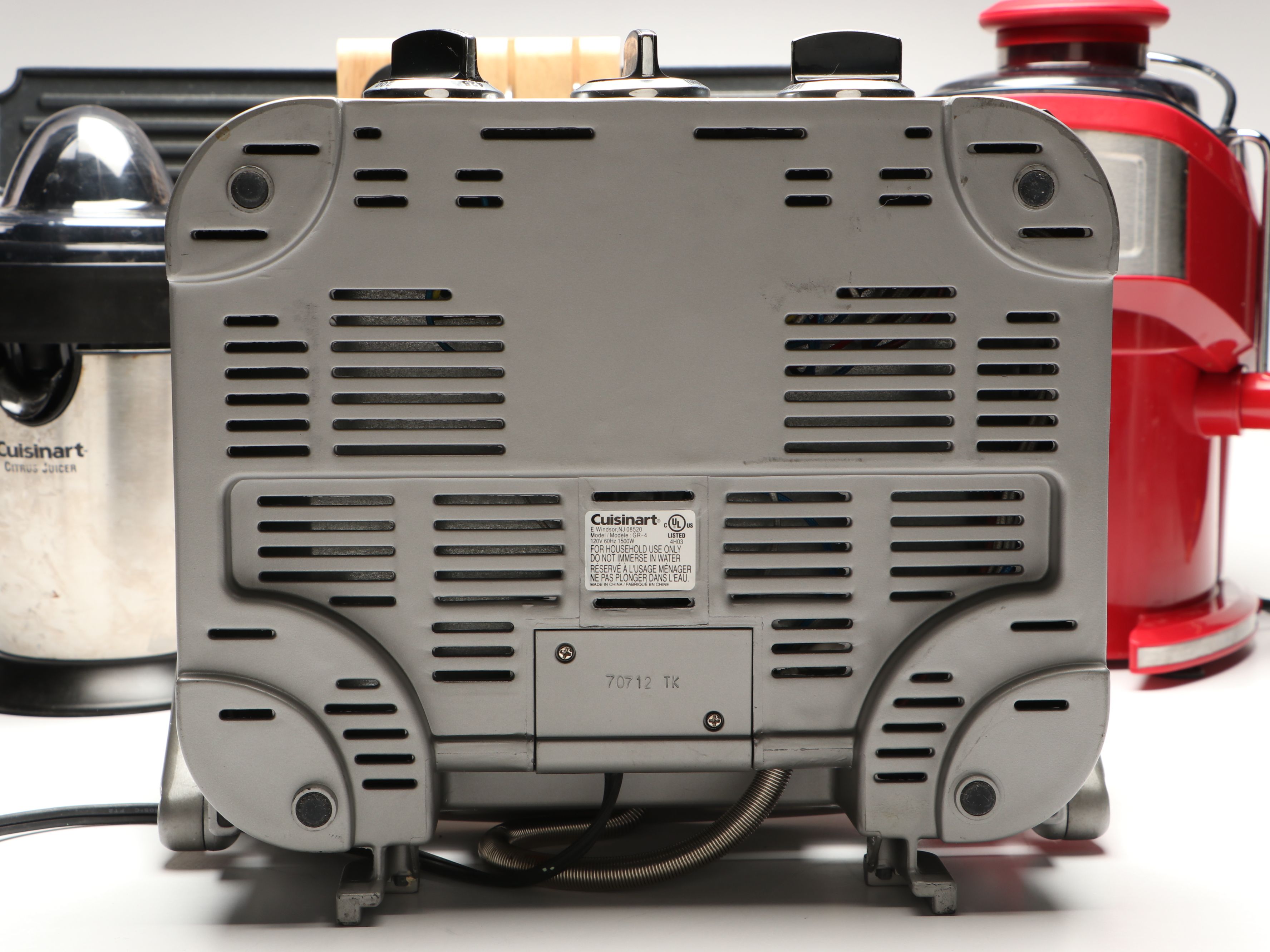 Cuisinart Griddle, Juicers and Electric Carving Knife with Slitzer Steak Knives