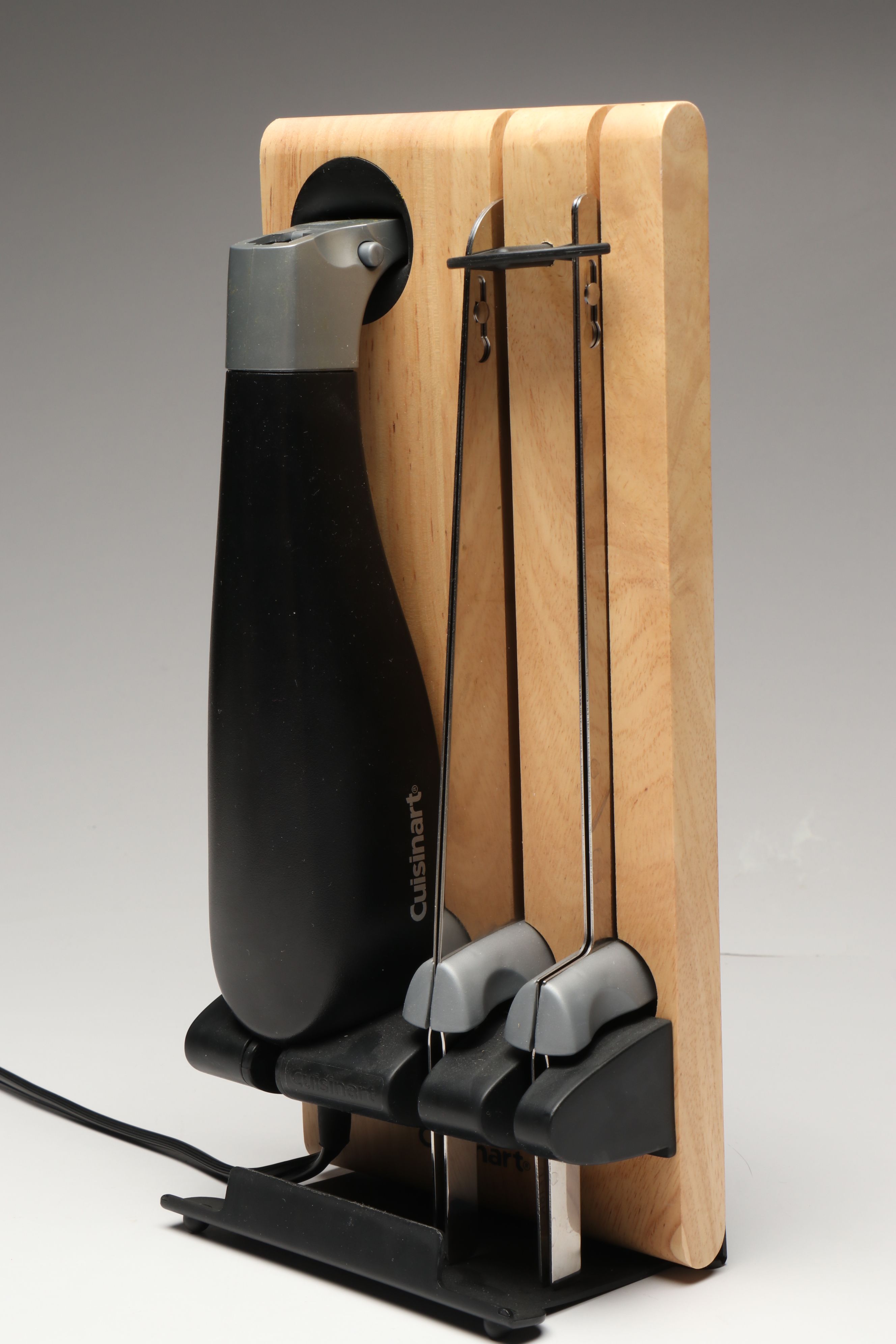 Cuisinart Griddle, Juicers and Electric Carving Knife with Slitzer Steak Knives