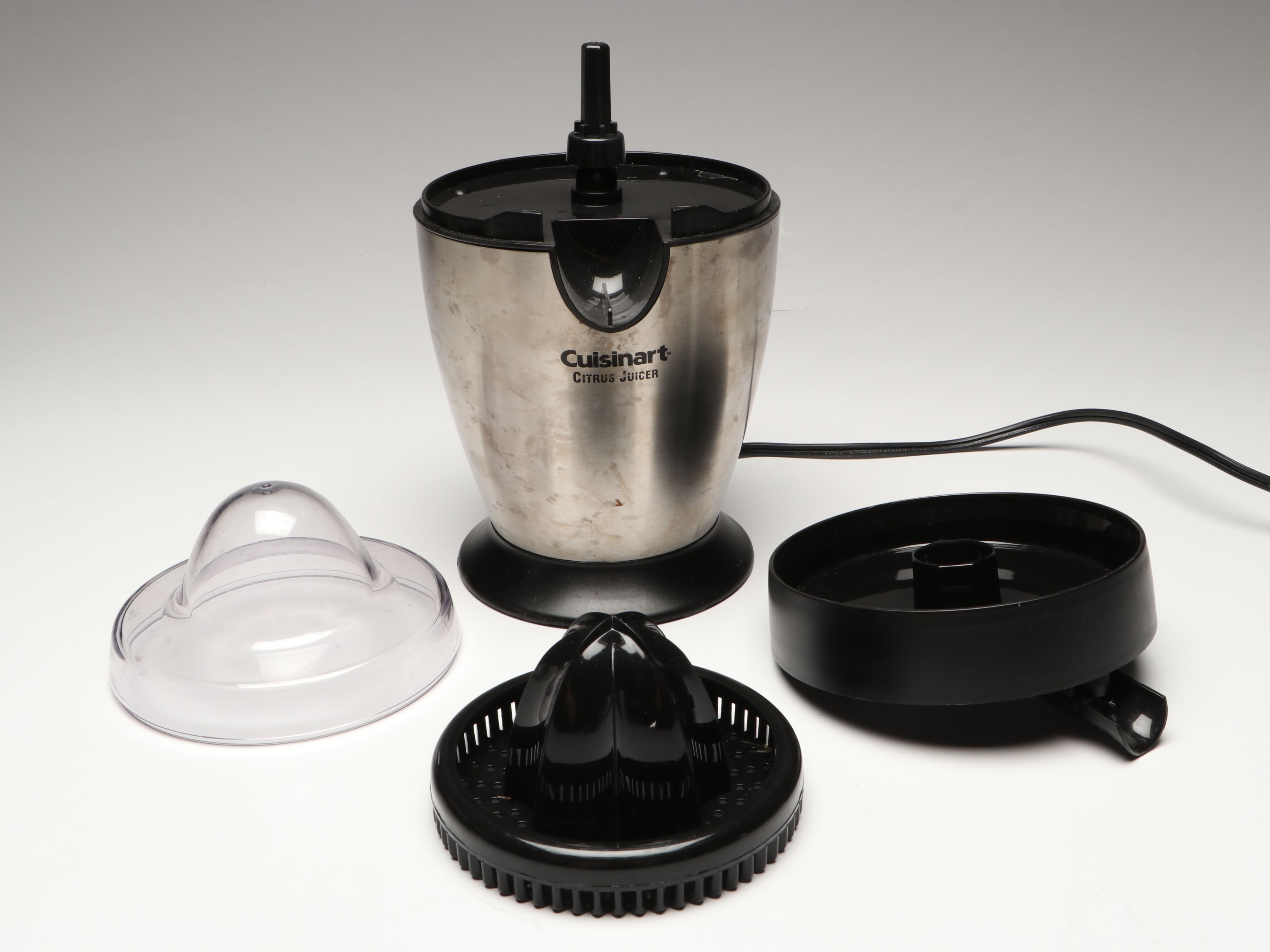 Cuisinart Griddle, Juicers and Electric Carving Knife with Slitzer Steak Knives