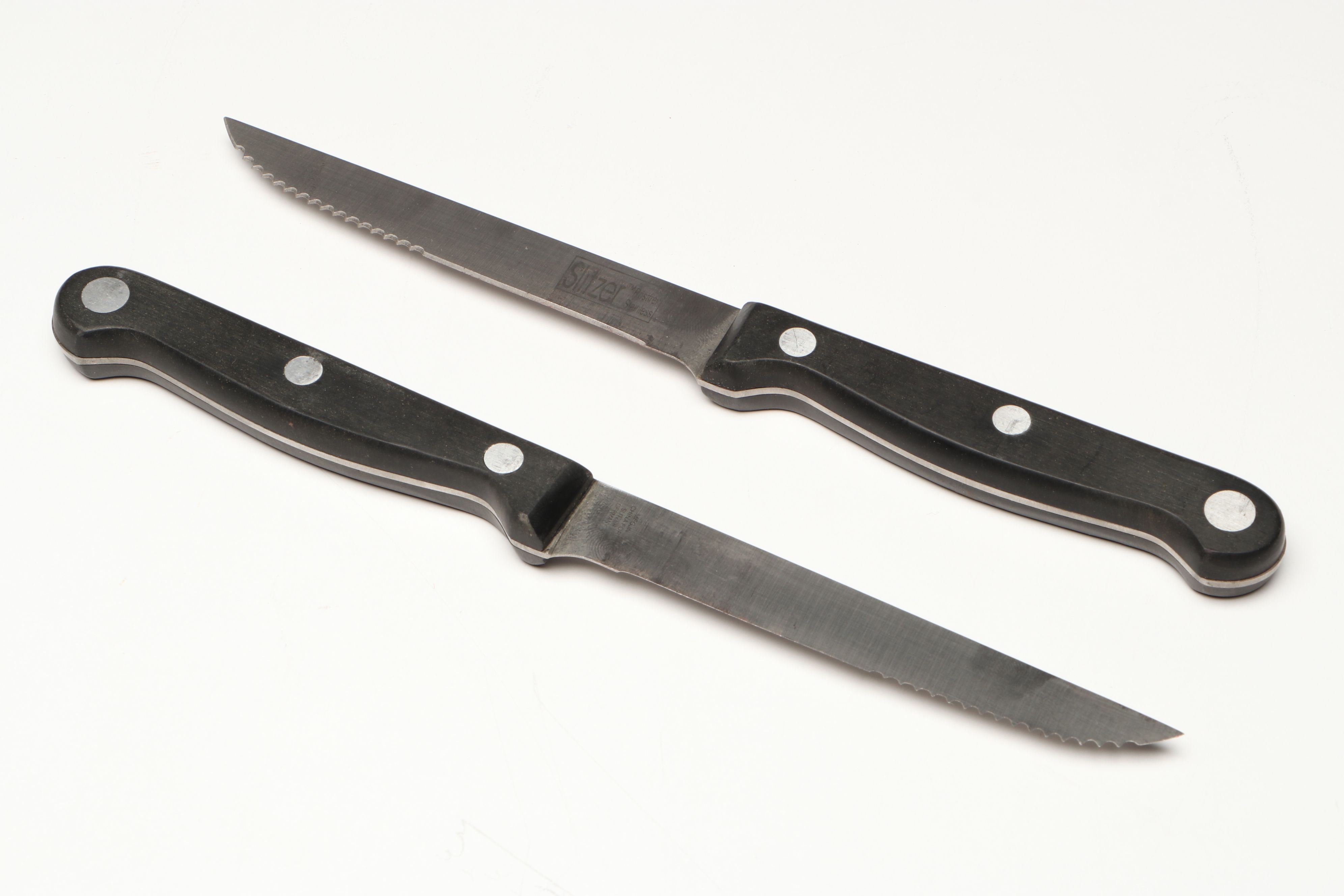 Cuisinart Griddle, Juicers and Electric Carving Knife with Slitzer Steak Knives