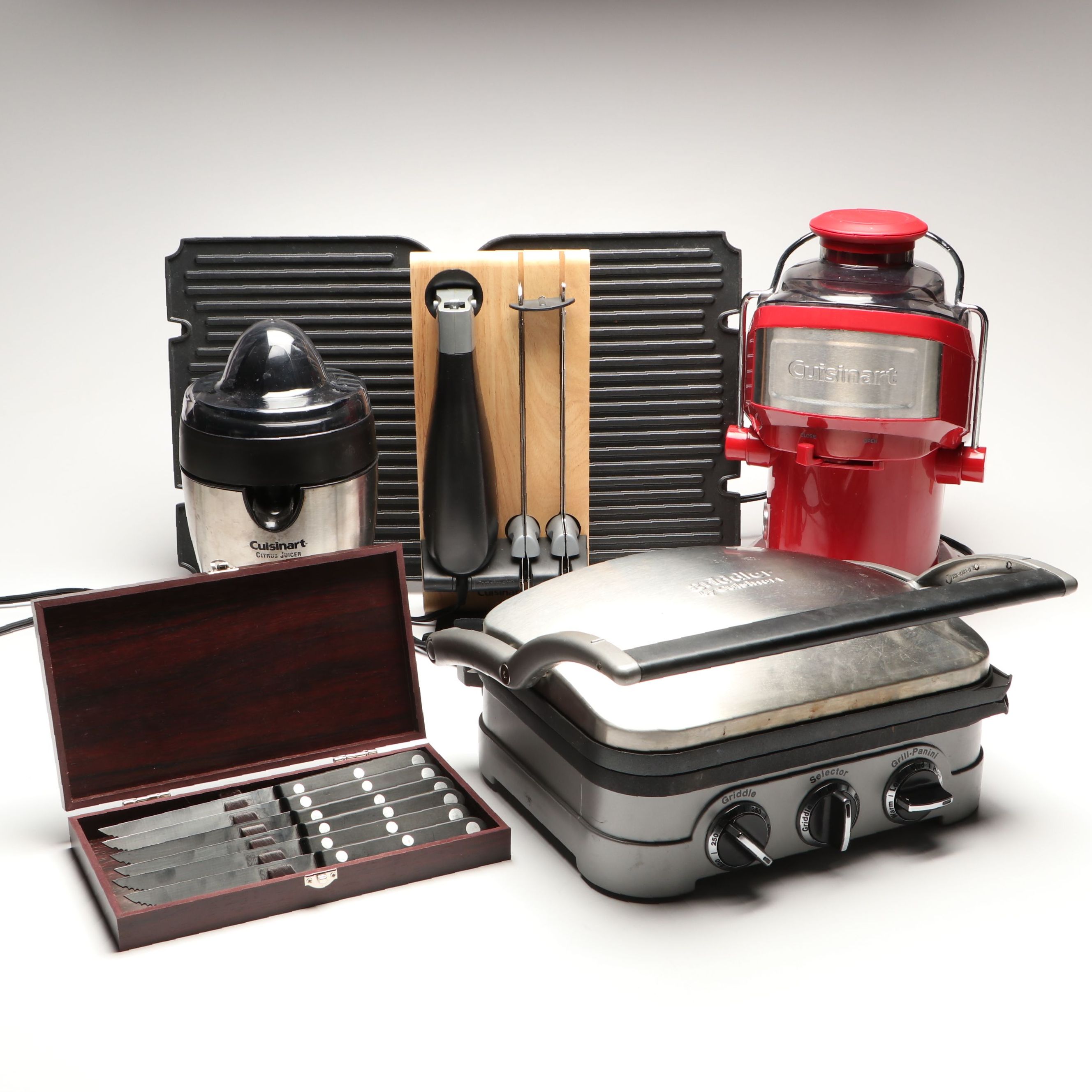 Cuisinart Griddle, Juicers and Electric Carving Knife with Slitzer Steak Knives