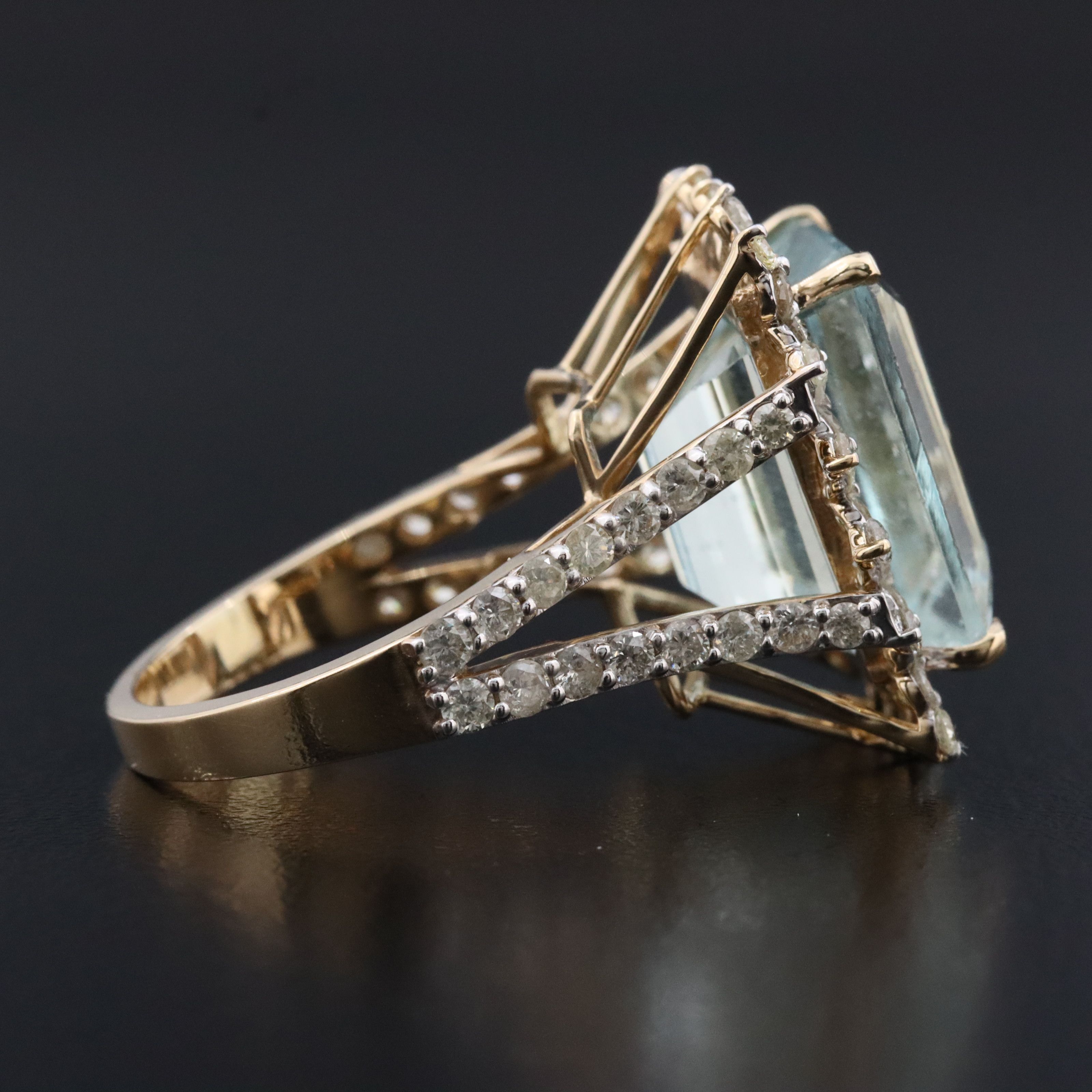 14K 13.07 CT Aquamarine and 1.48 CTW Diamond Ring
