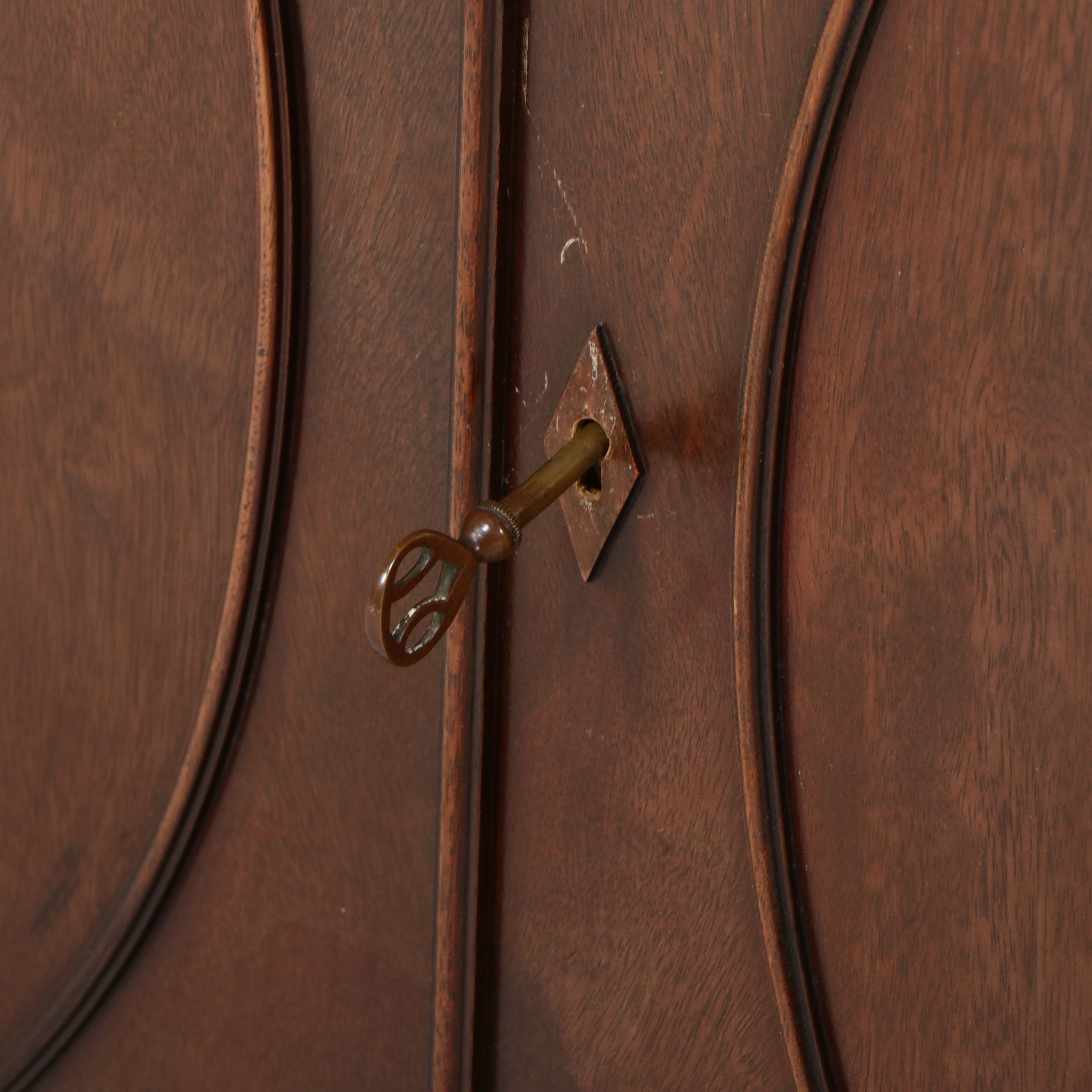 Federal Style Inlaid Mahogany Serpentine Sideboard, 20th Century