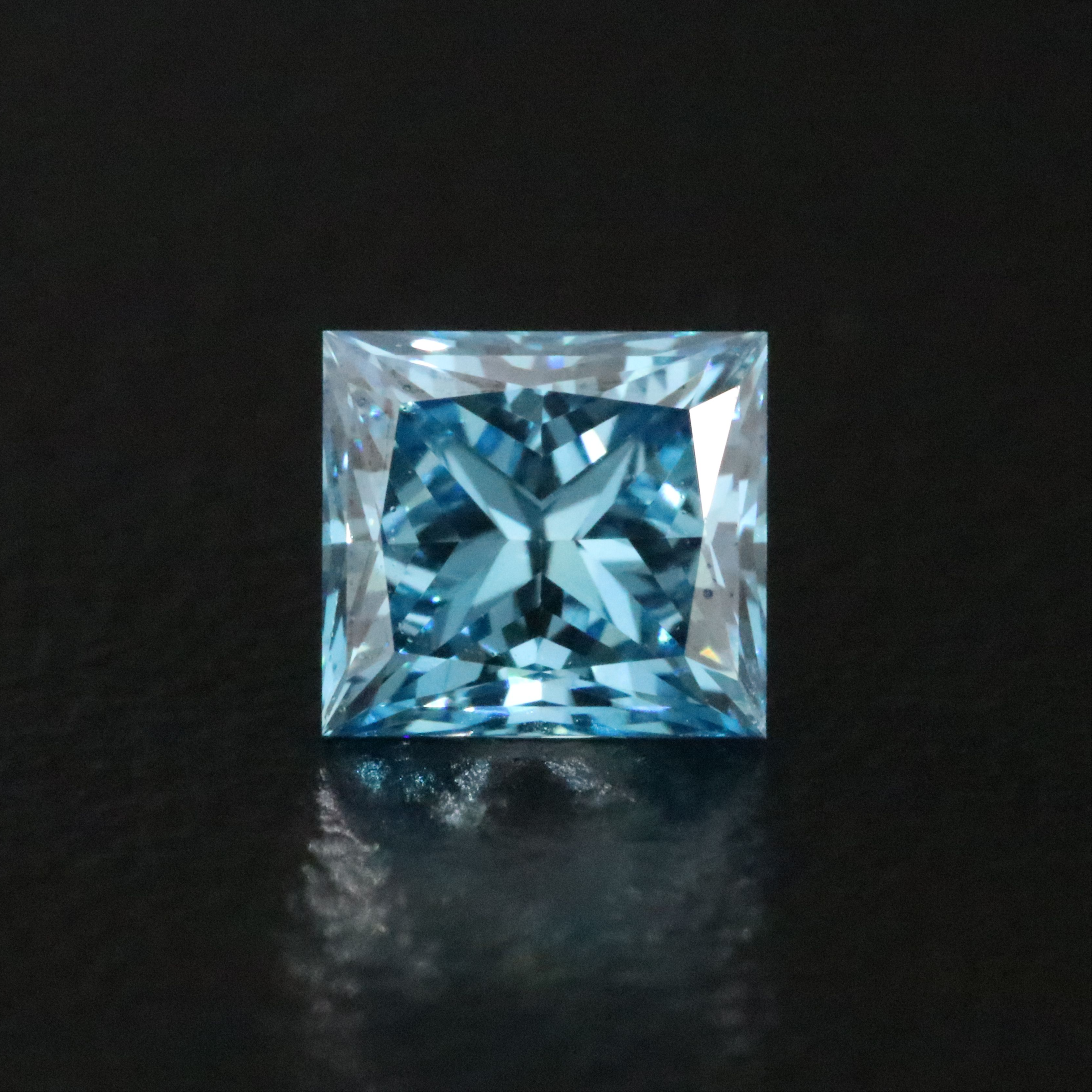 Loose 0.72 CT Lab Grown Fancy Vivid Blue Diamond with IGI Report