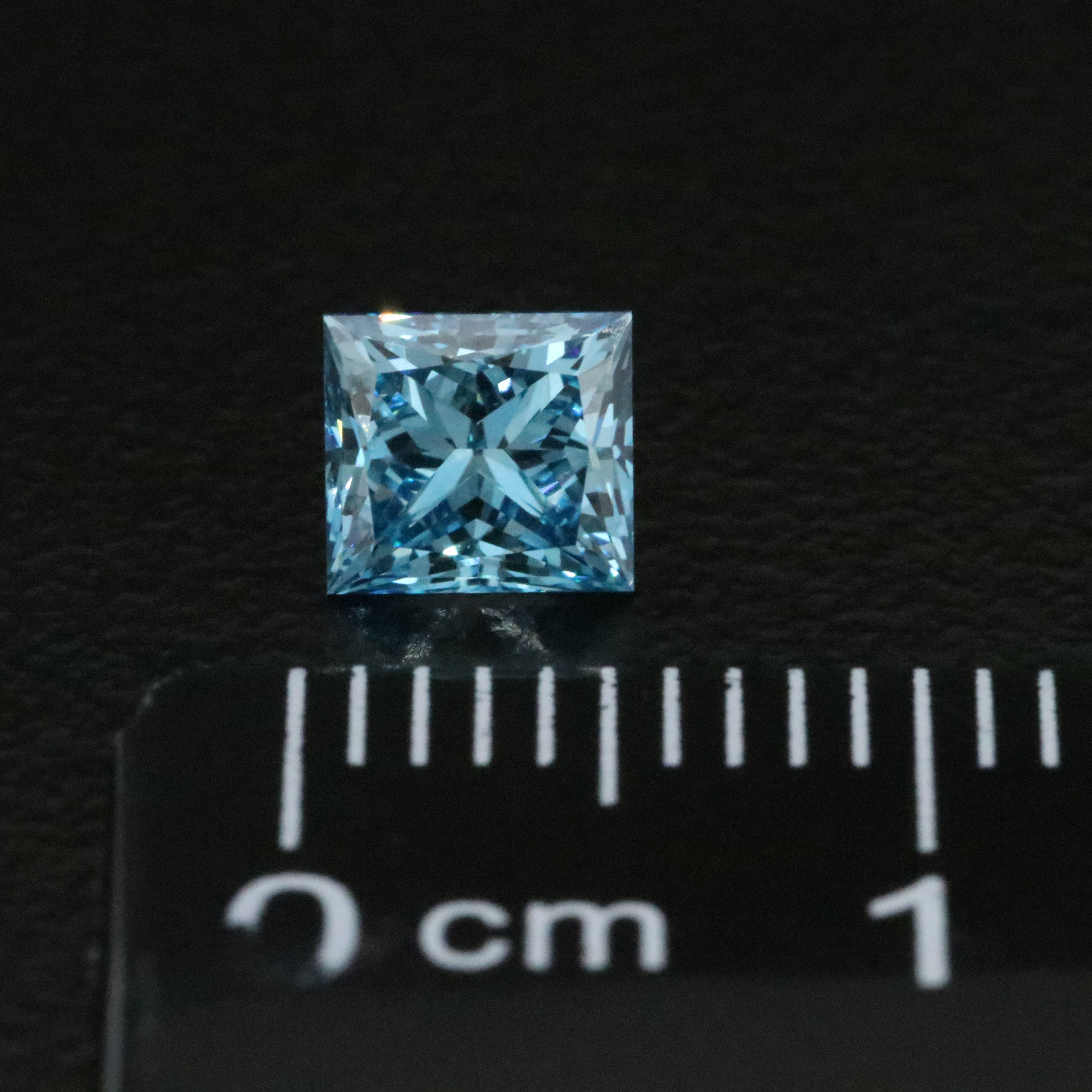 Loose 0.72 CT Lab Grown Fancy Vivid Blue Diamond with IGI Report