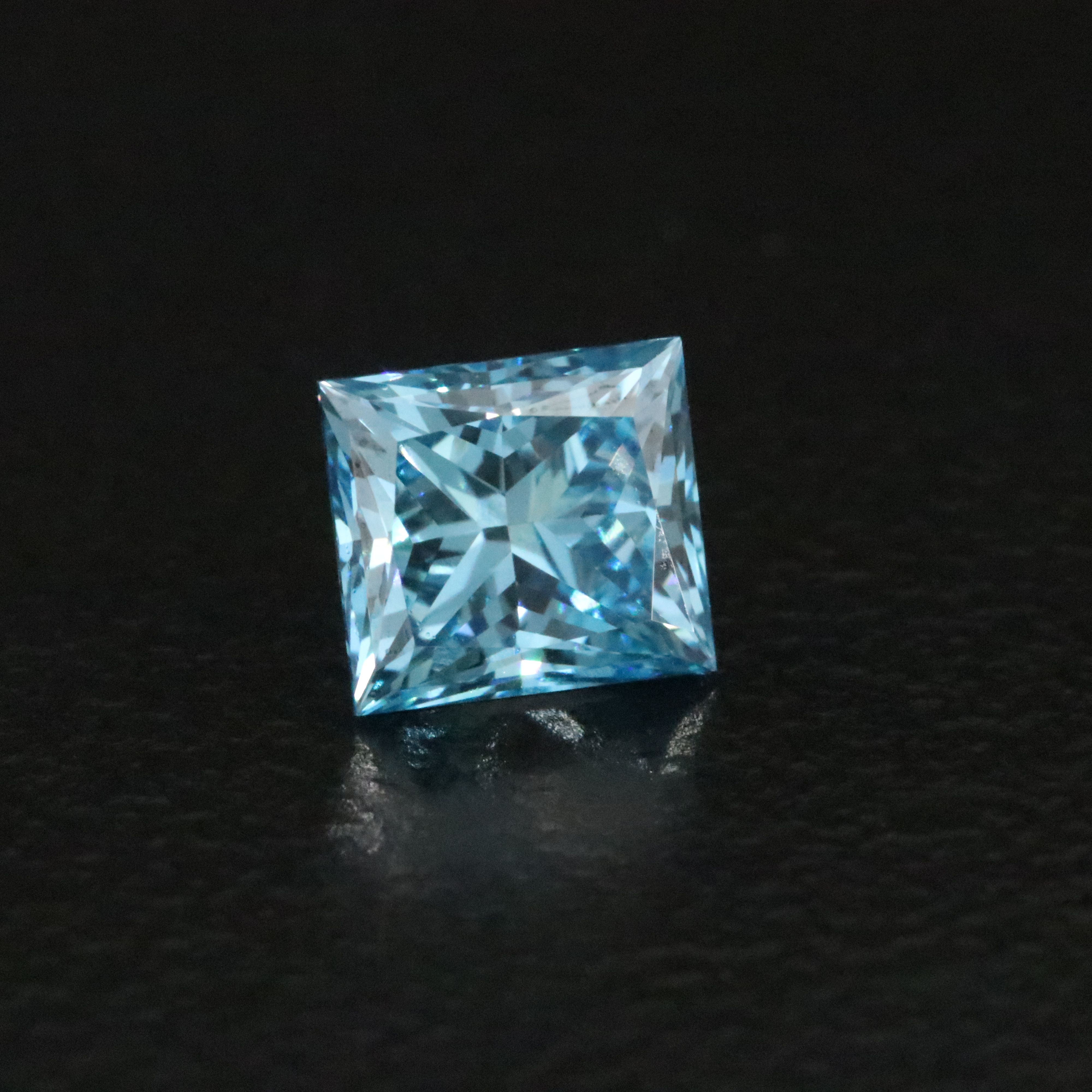 Loose 0.72 CT Lab Grown Fancy Vivid Blue Diamond with IGI Report