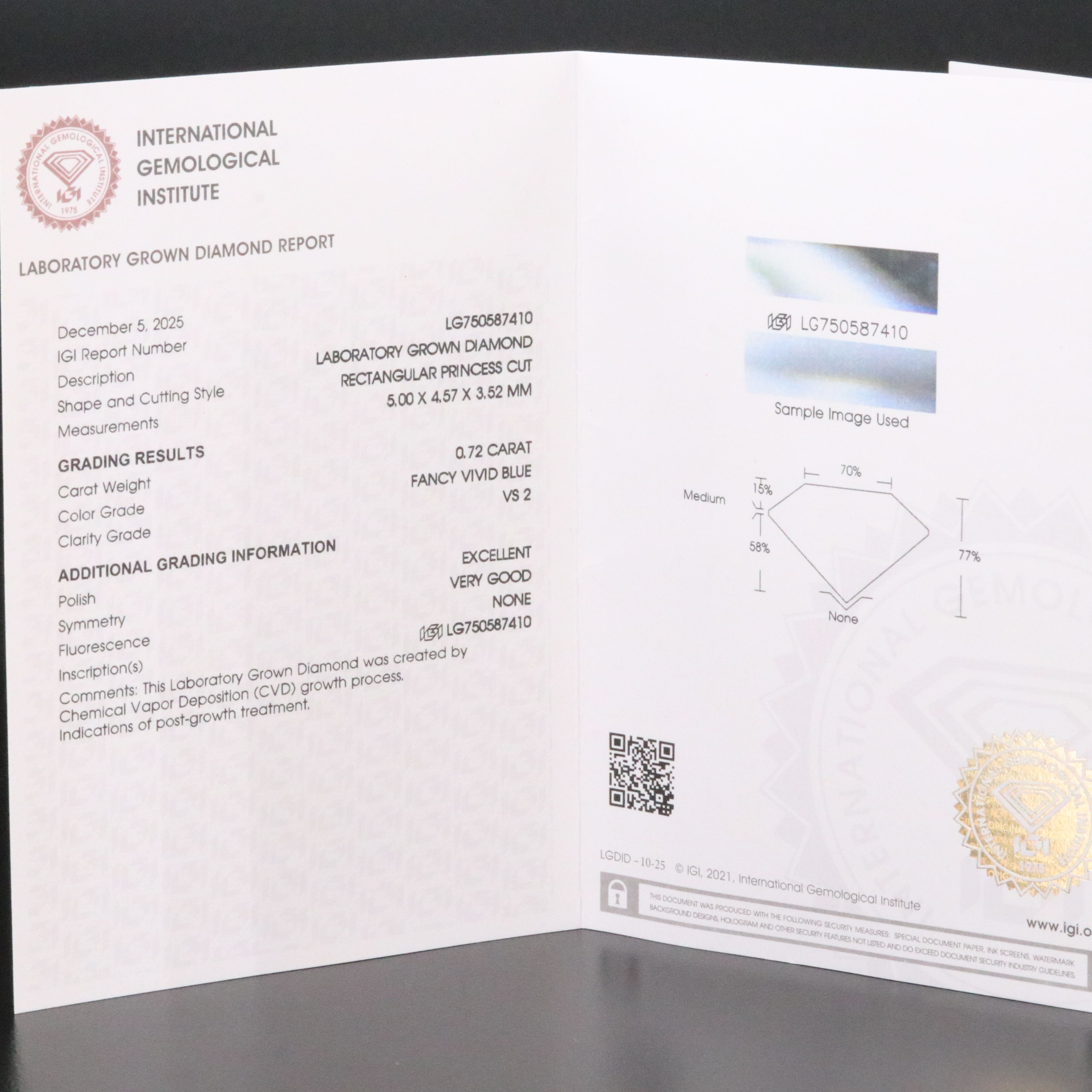 Loose 0.72 CT Lab Grown Fancy Vivid Blue Diamond with IGI Report