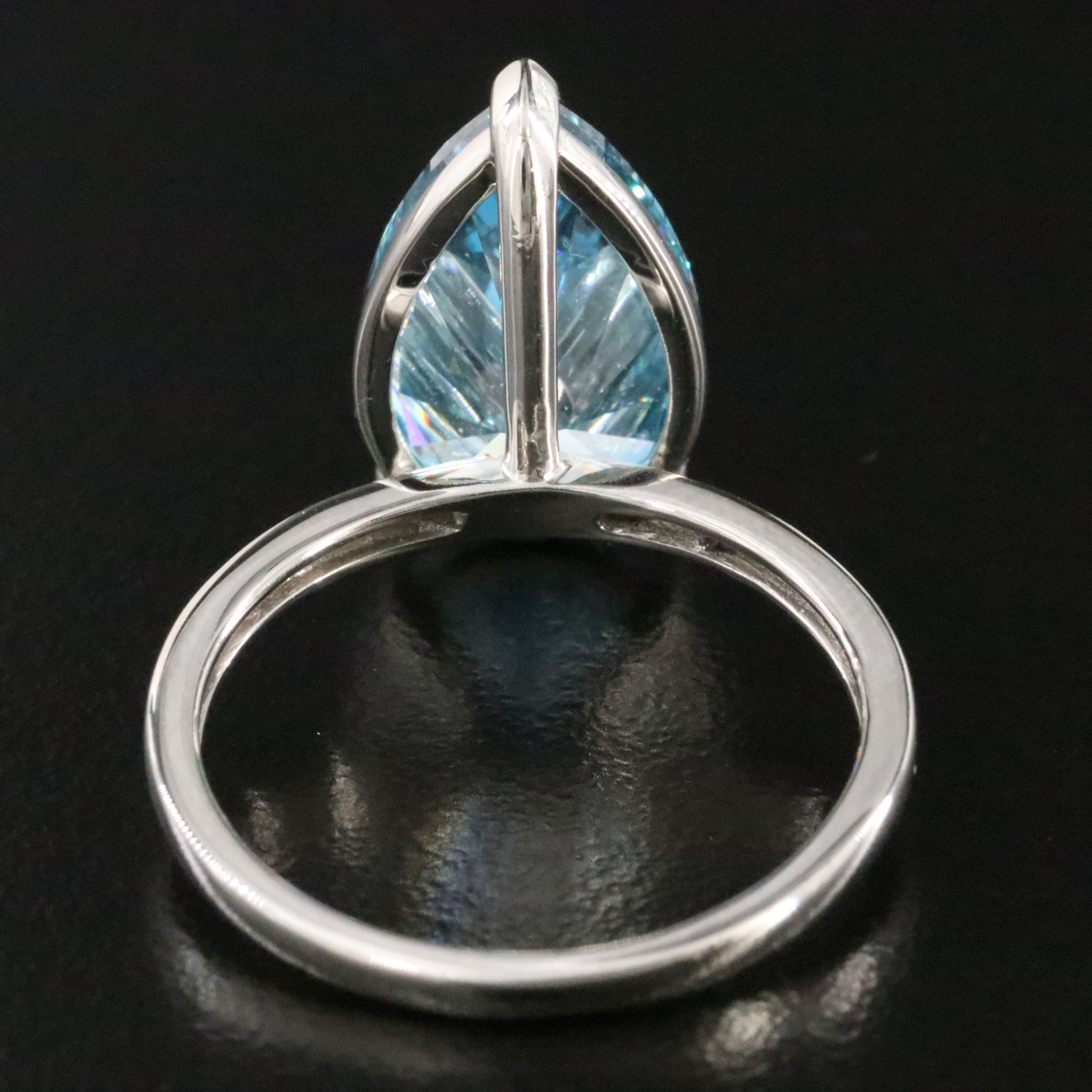 Platinum 5.10 CT Lab Grown Fancy Vivid Blue Diamond Ring with IGI Report