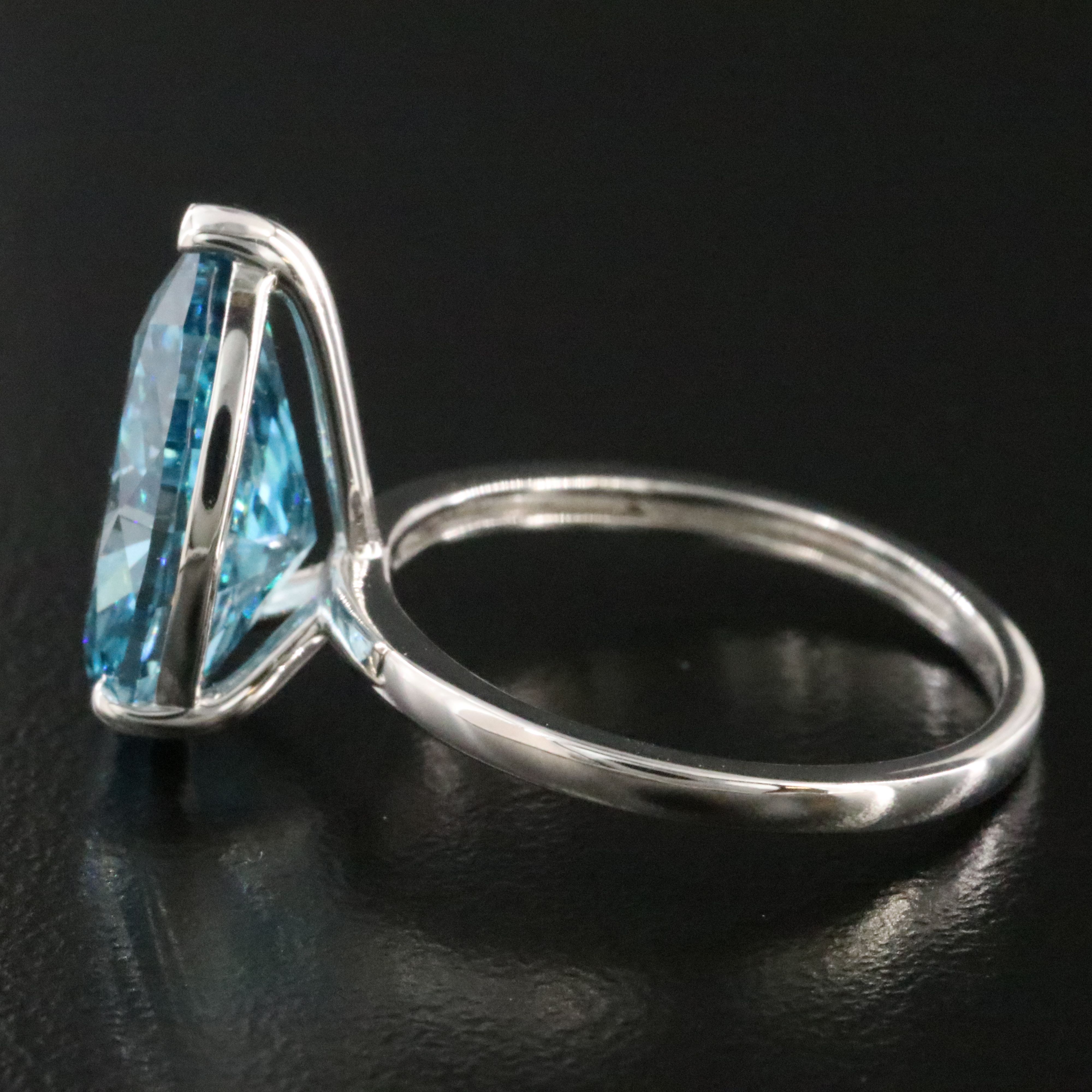 Platinum 5.10 CT Lab Grown Fancy Vivid Blue Diamond Ring with IGI Report