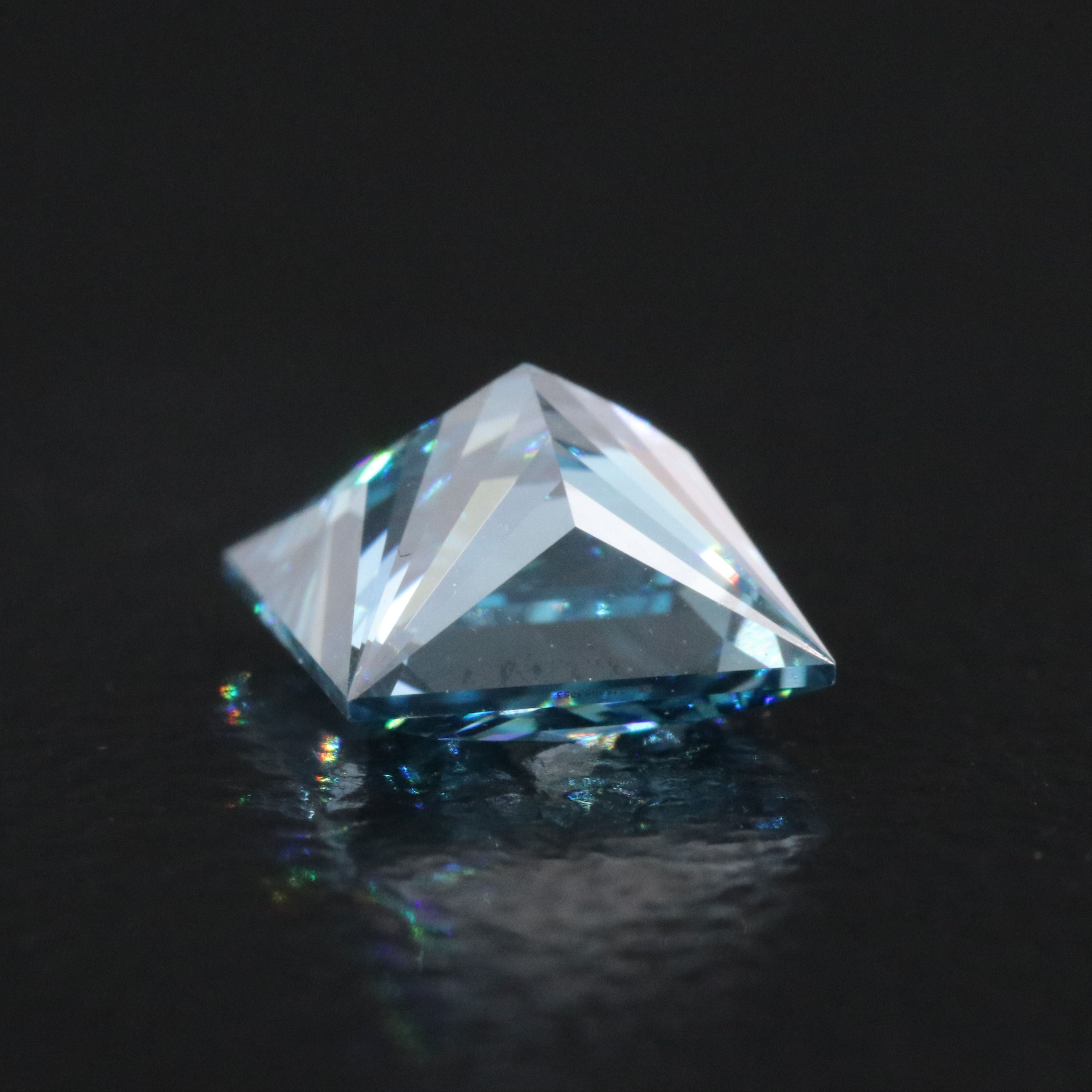 Loose 1.05 CT Lab Grown Fancy Vivid Blue Diamond with IGI Report